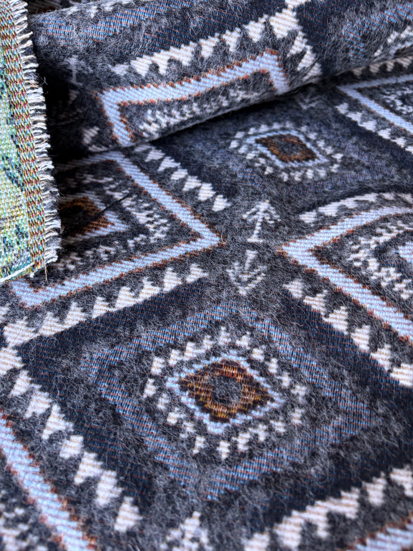 CELIA 052  heavy wool jacaquard