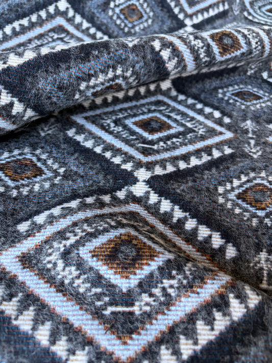 CELIA 052  heavy wool jacaquard