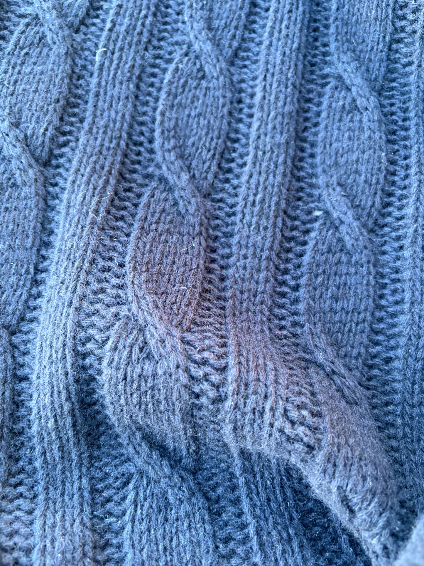 GAIL 013 navy coloured knitted cable cotton/wool