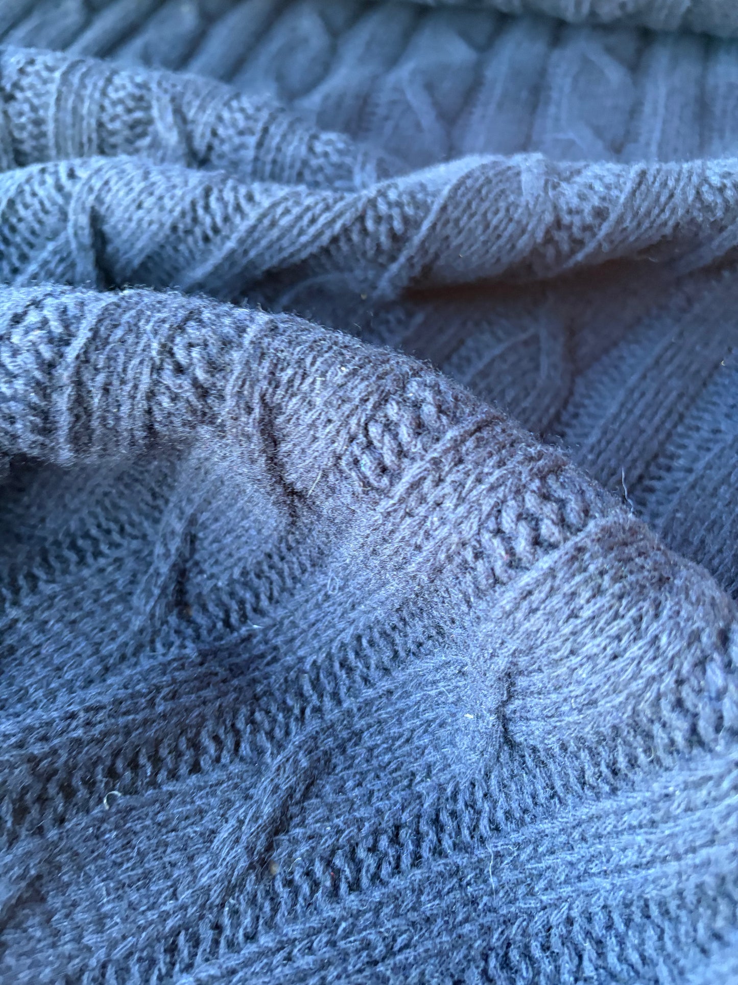 GAIL 013 navy coloured knitted cable cotton/wool