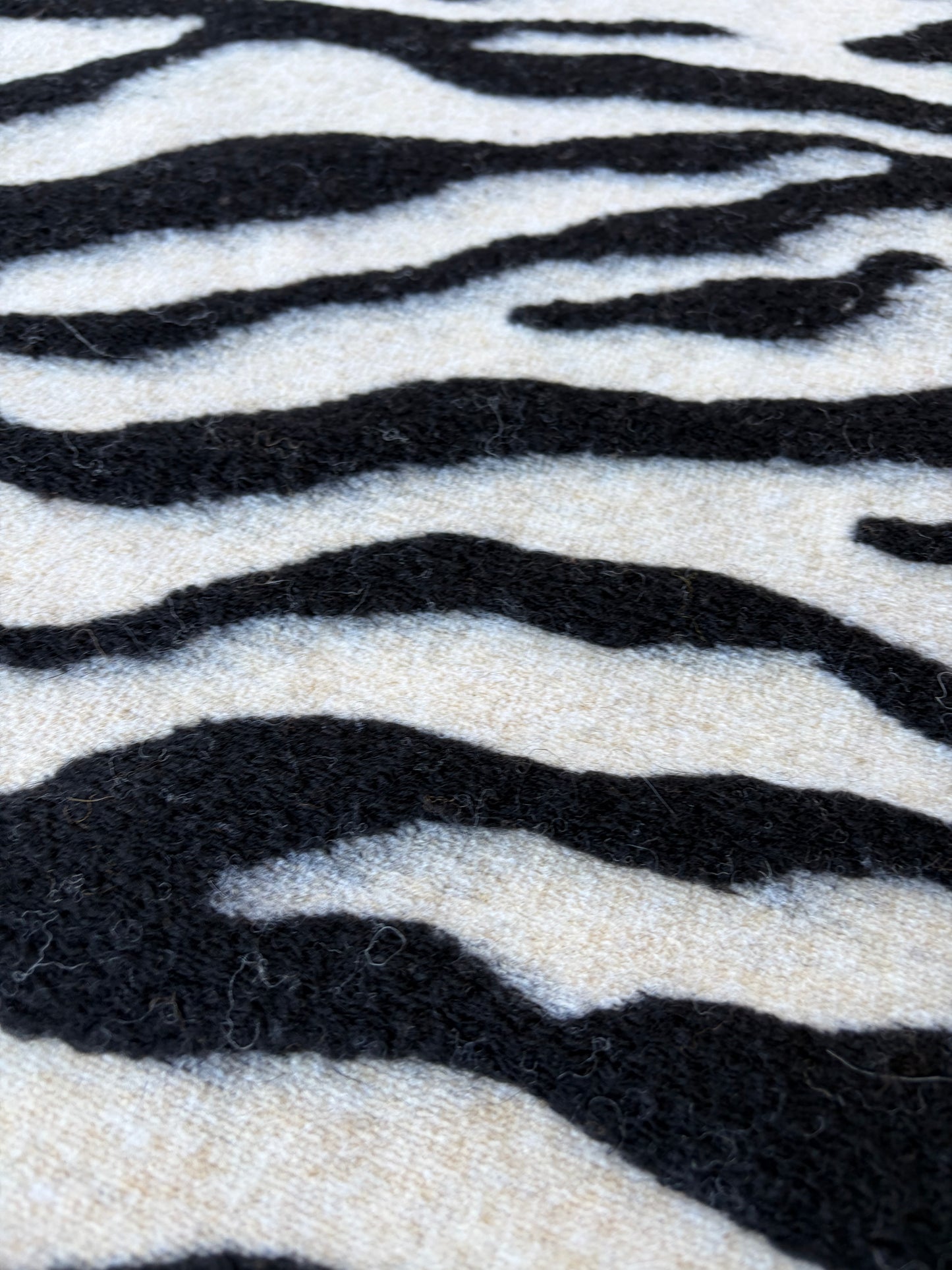 GAIL 022 heavy boiled wool zebra