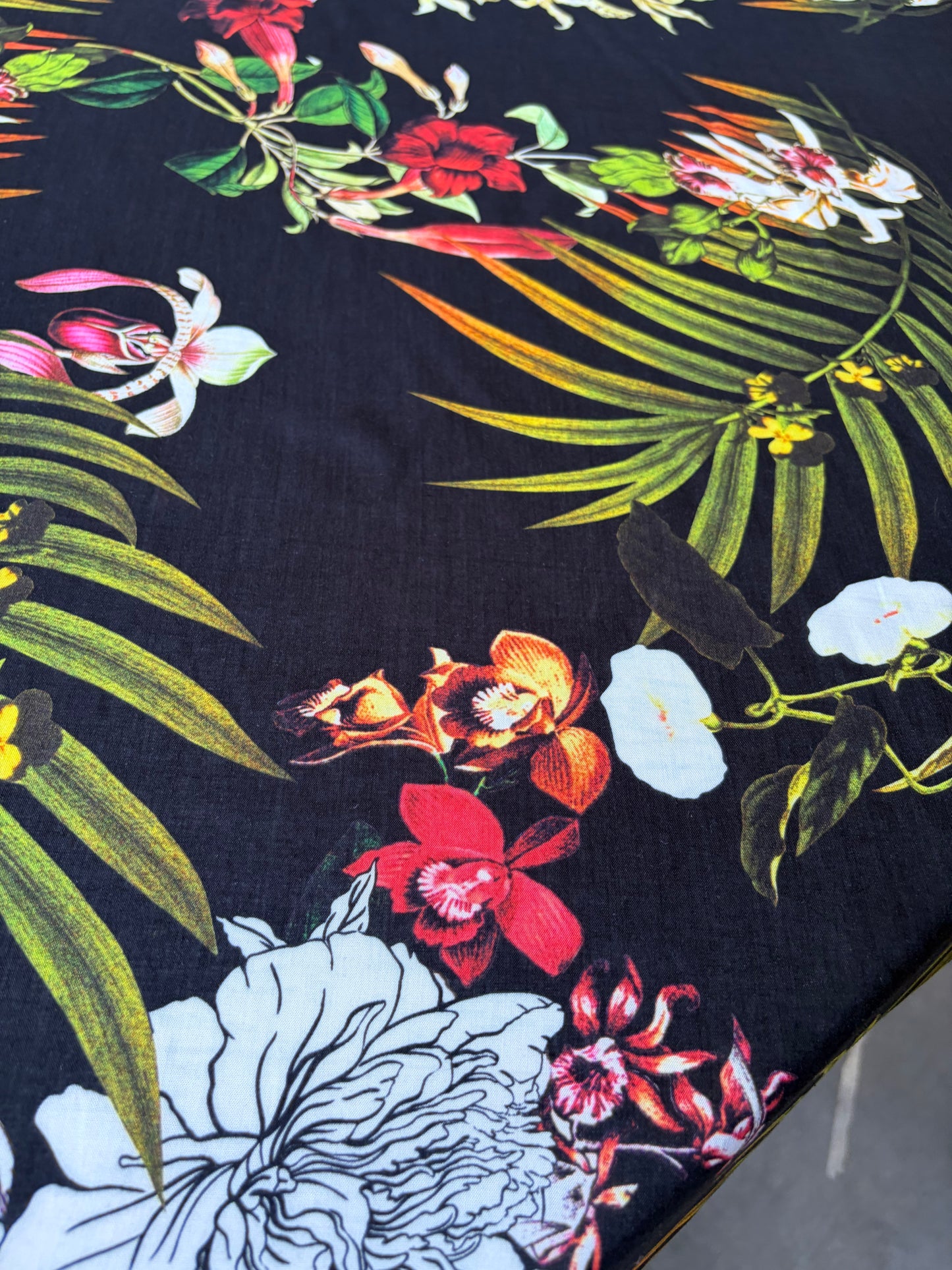 GAIL 023 viscose jungle print