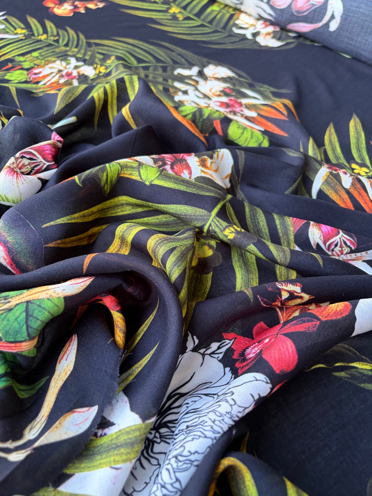 GAIL 023 viscose jungle print