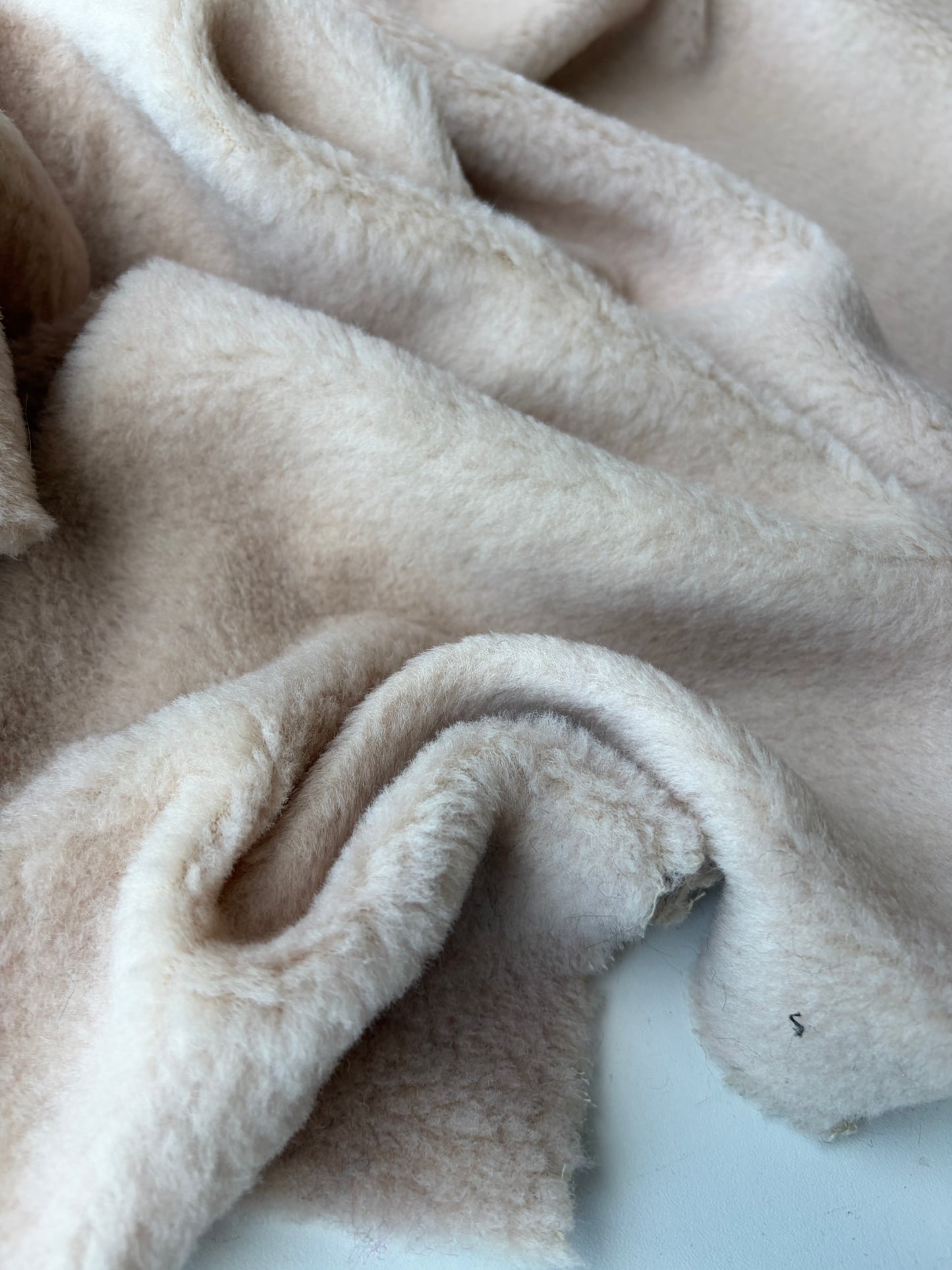 GAIL 026 sand colouredwool bouclette