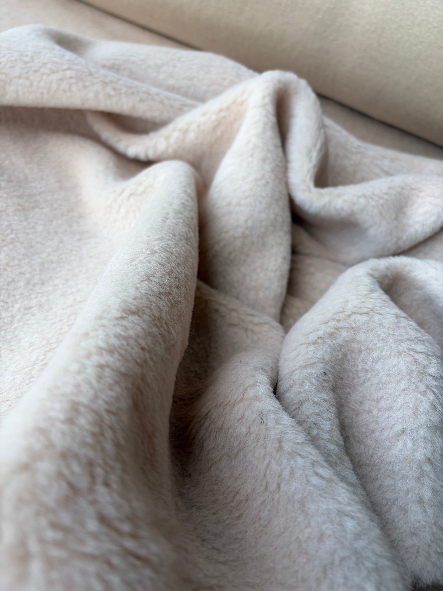 GAIL 026 sand colouredwool bouclette
