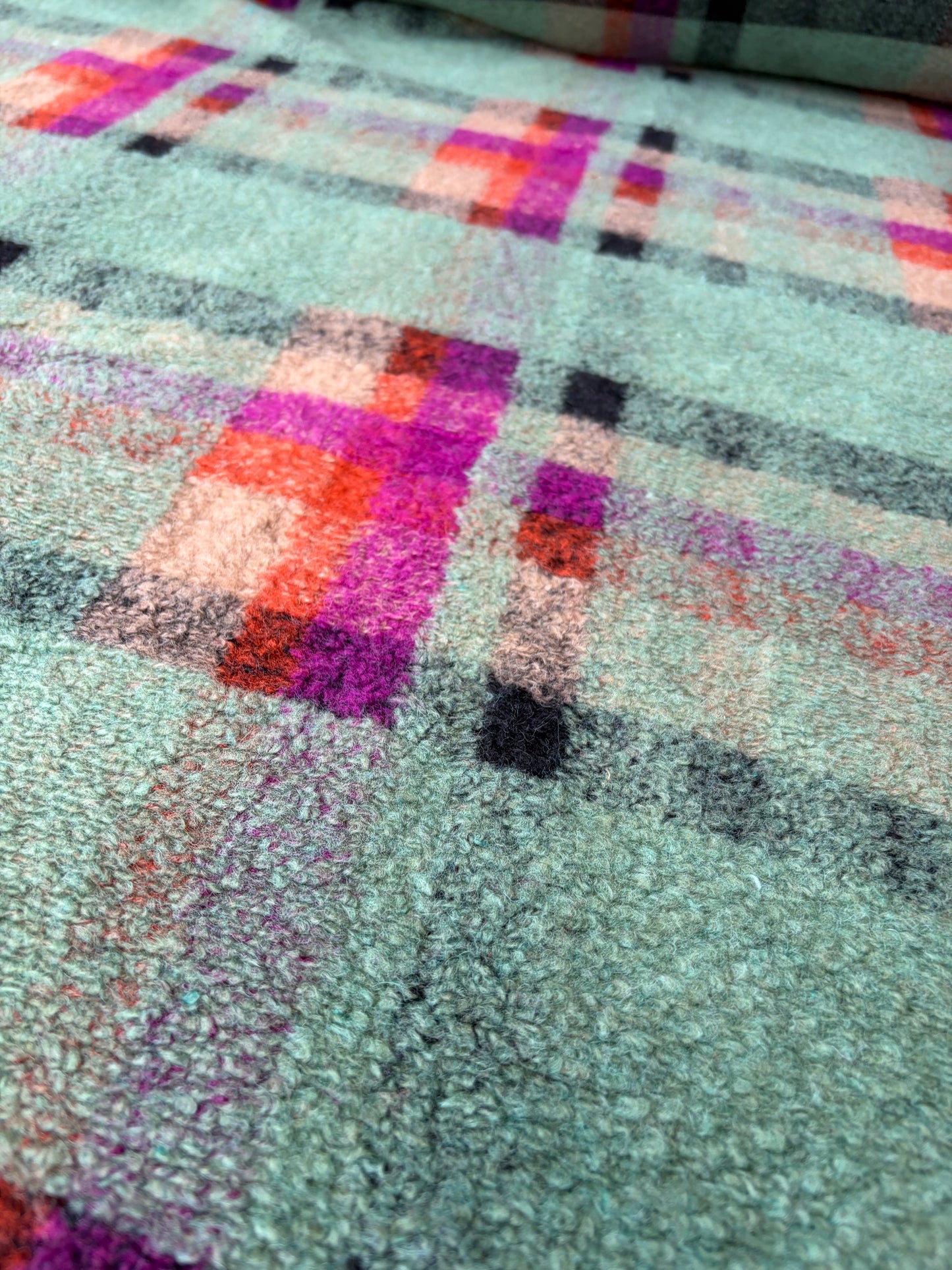GAIL 028 heavy boiled wool check green/fuchsia/orange