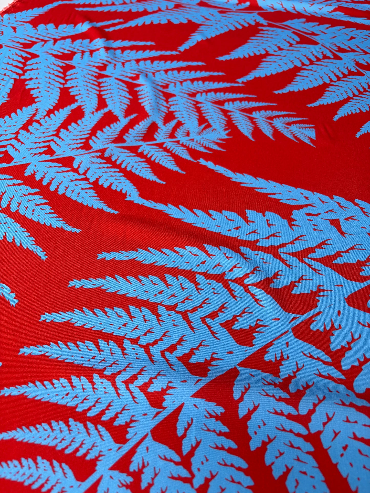 GAIL 036 viscose twill print red/blue
