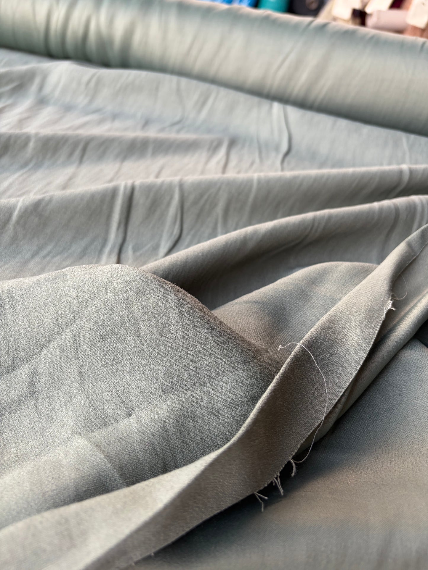 JEAN 023 viscose crêpe envers satin khaky