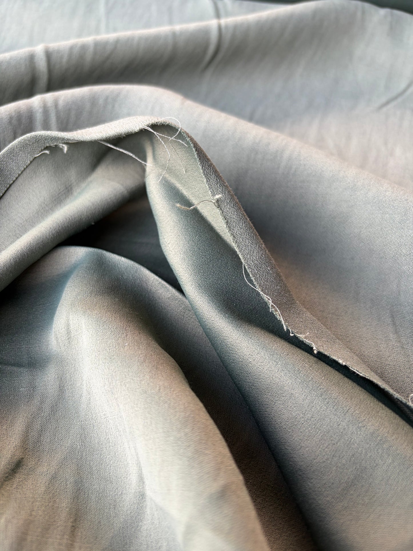 JEAN 023 viscose crêpe envers satin khaky