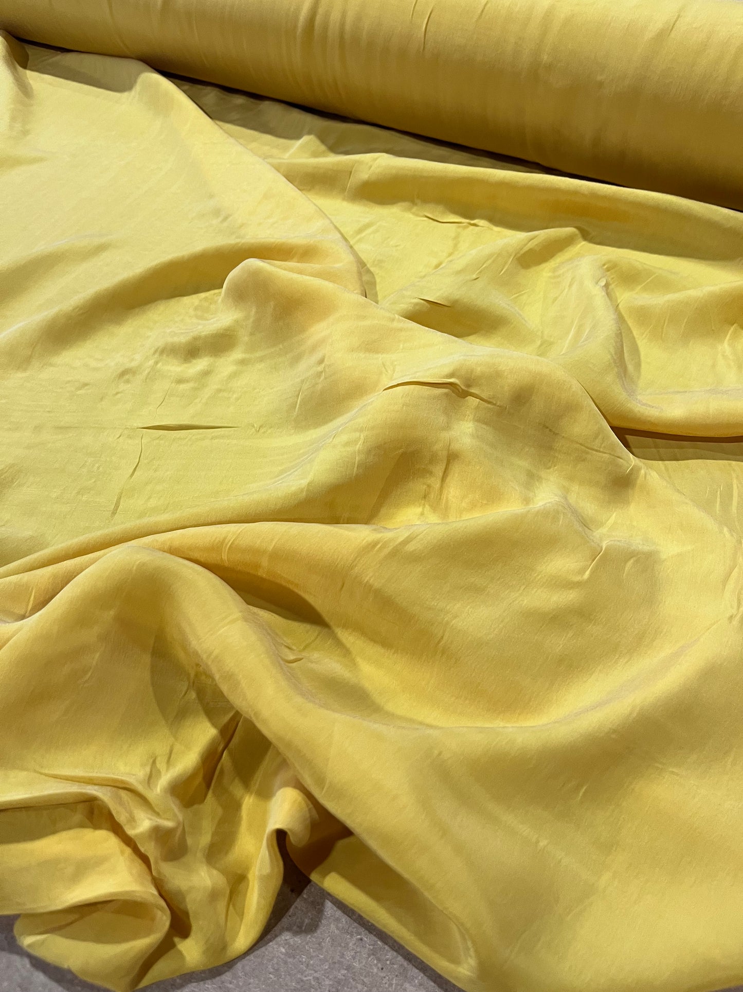 E02 MOON 004 cupro viscose yellow curry