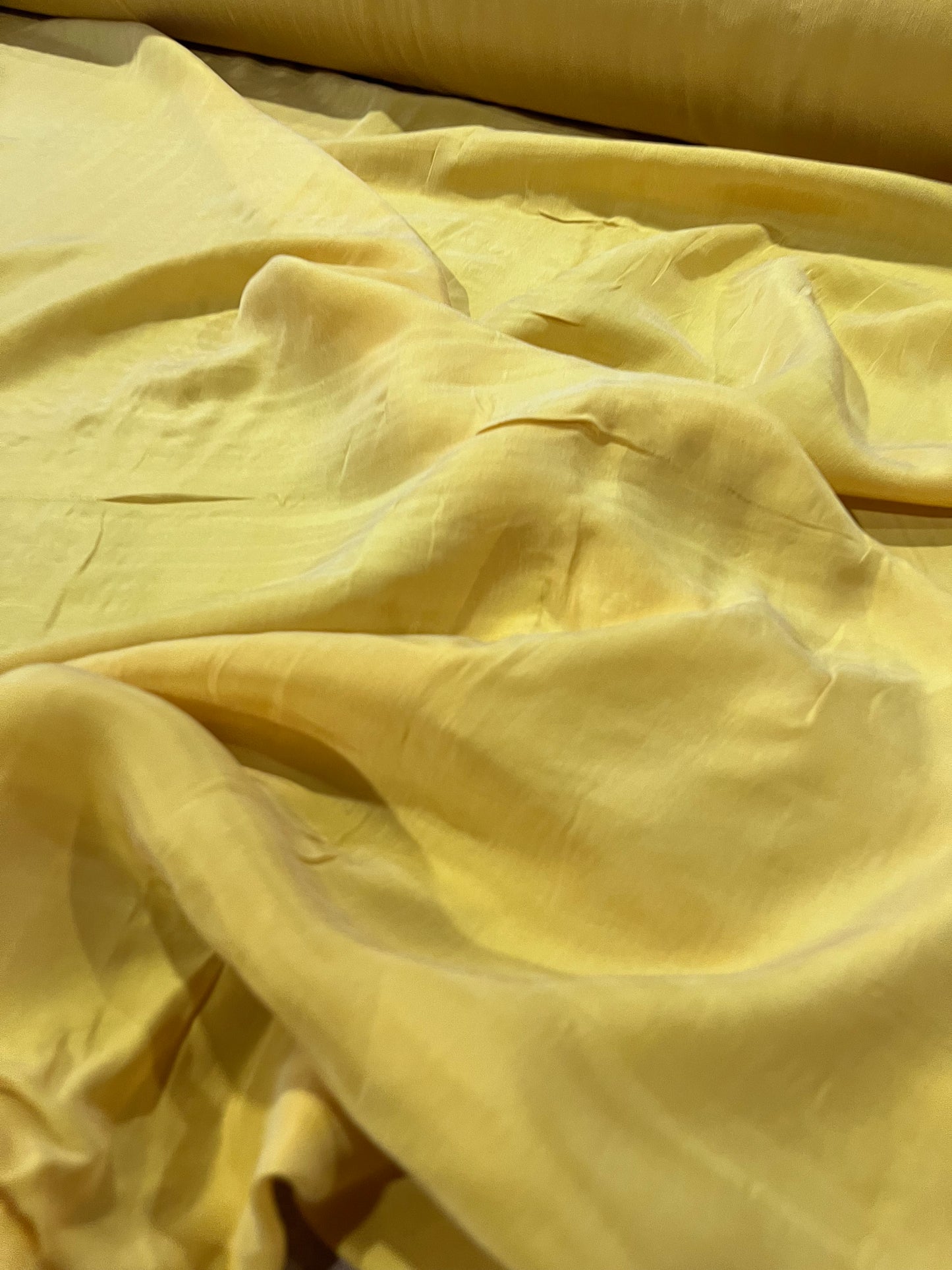 E02 MOON 004 cupro viscose yellow curry