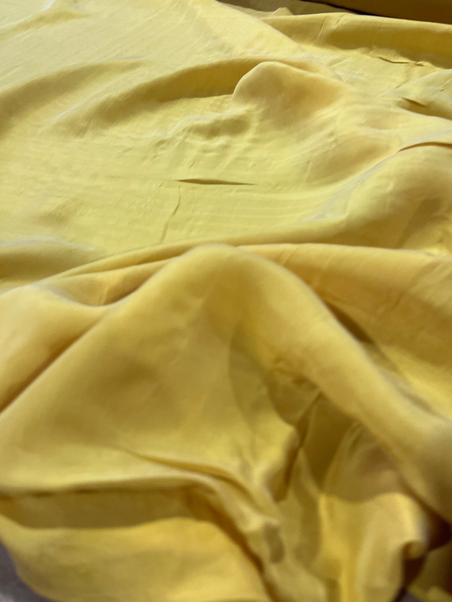 E02 MOON 004 cupro viscose yellow curry