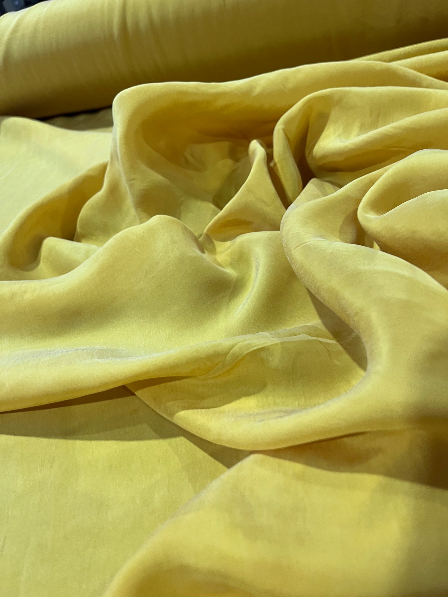 E02 MOON 004 cupro viscose yellow curry