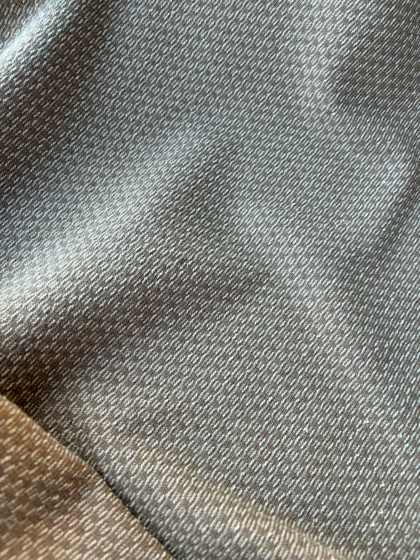 NOA 004 French Terry dark sand