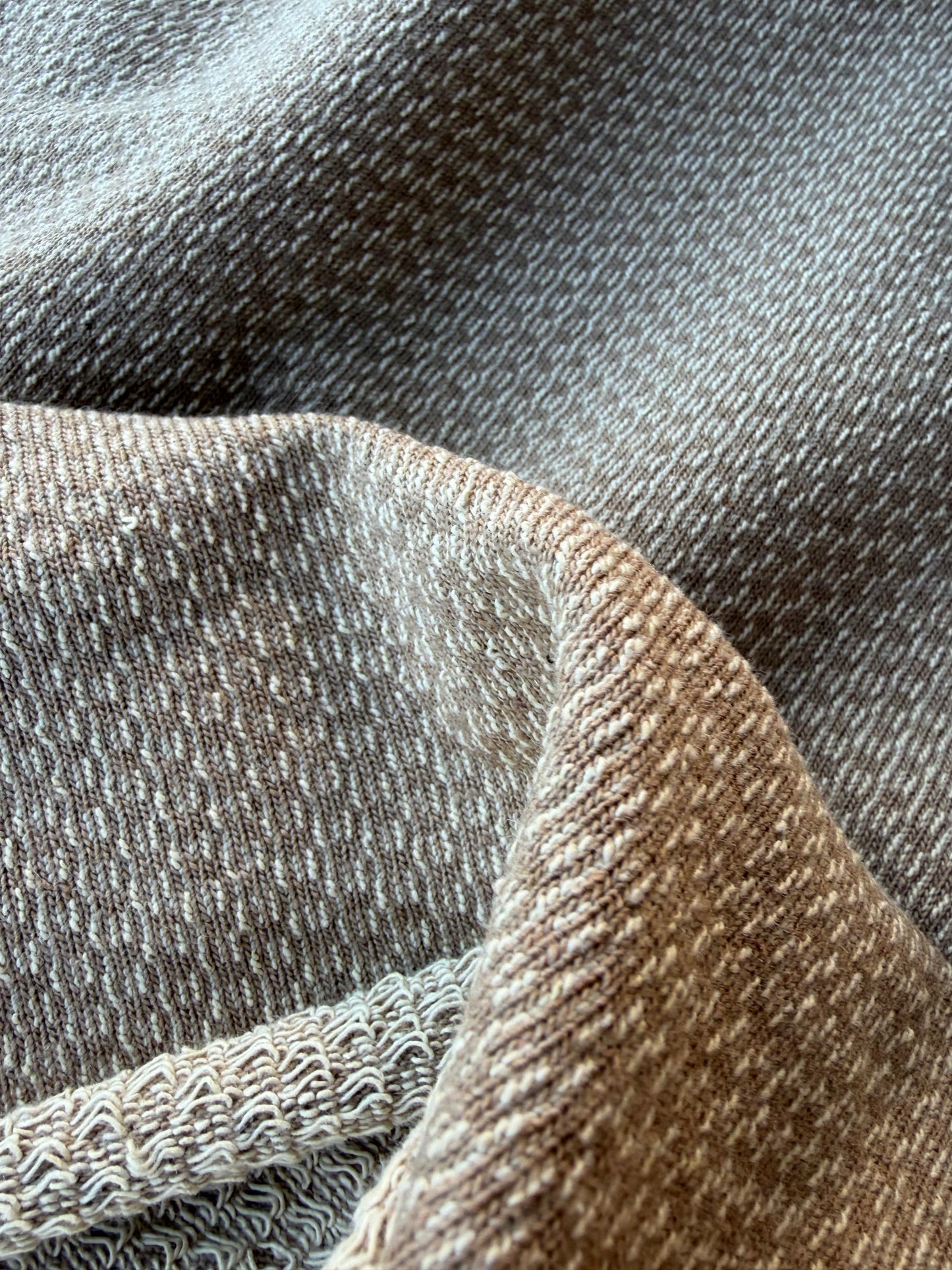 NOA 004 French Terry dark sand