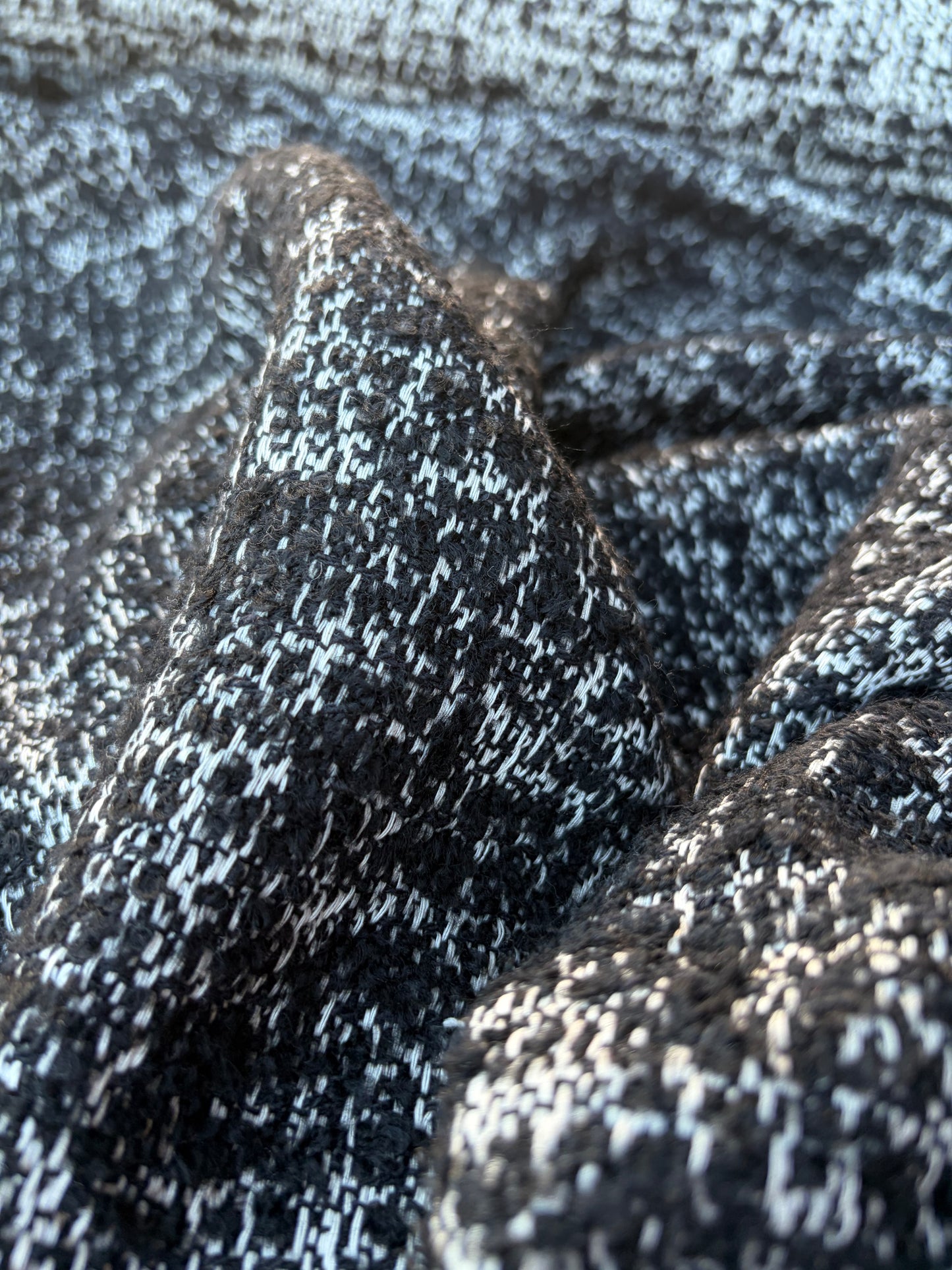 NOA 007 wool tweed black