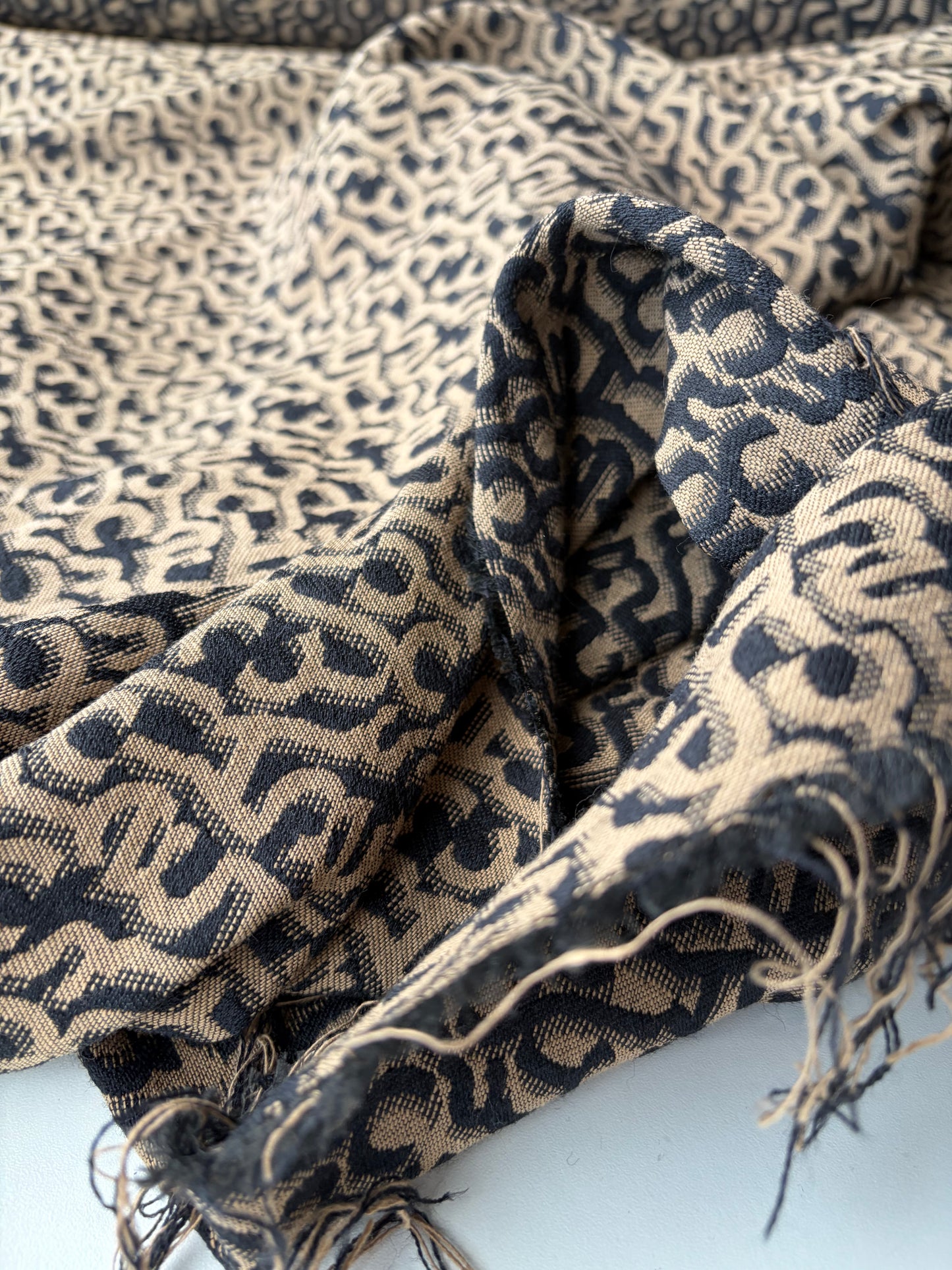 HOLLY 015 camel/black logo wool jacquard
