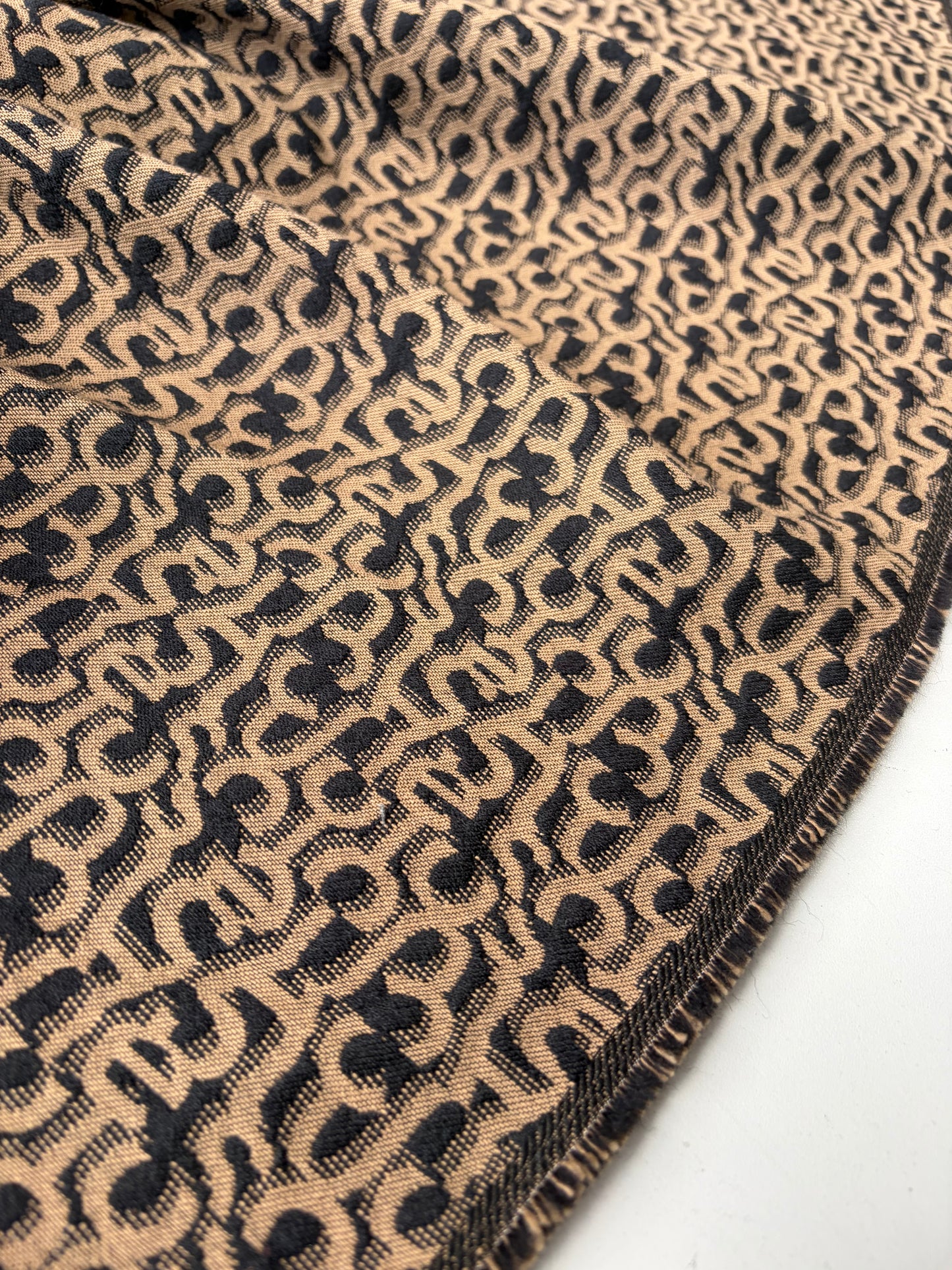 HOLLY 015 camel/black logo wool jacquard