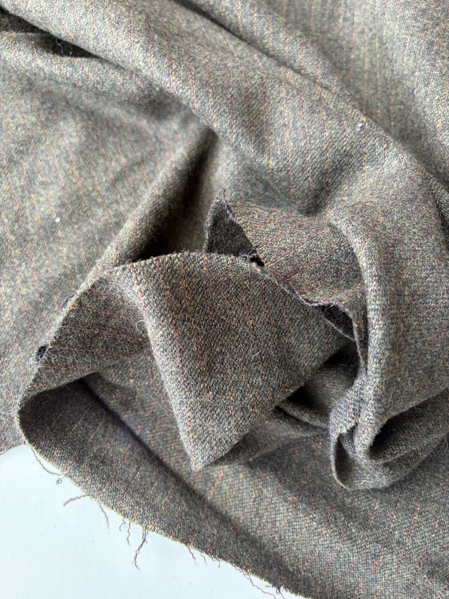 HOLLY 016 dark green striped carded wool