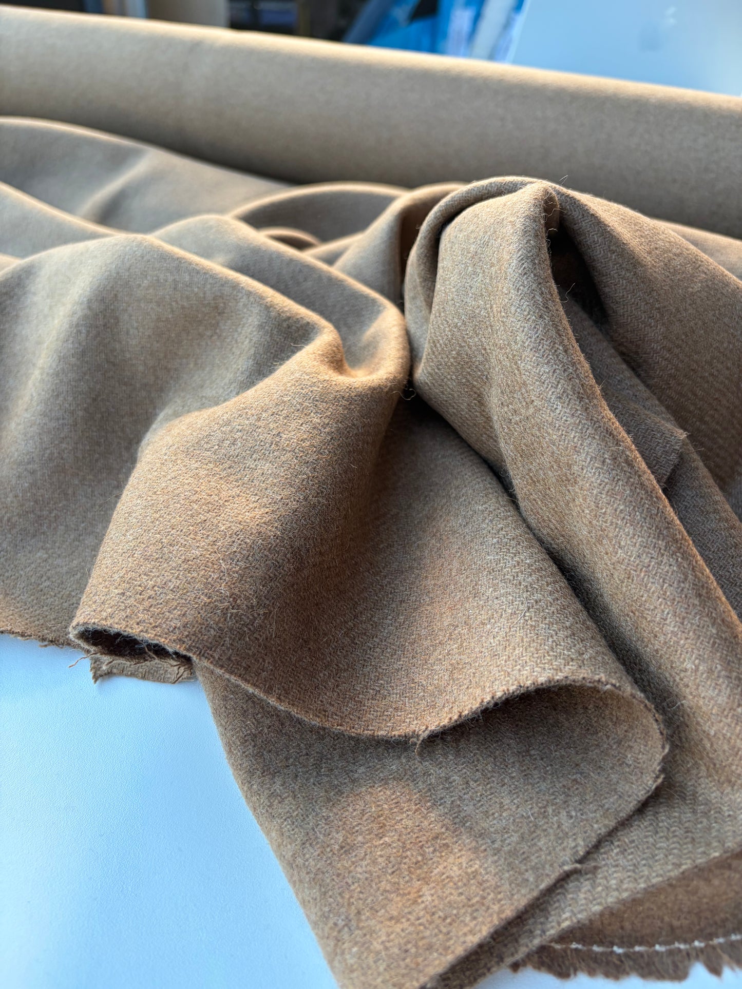 NOA 014 heavy carded wool camel
