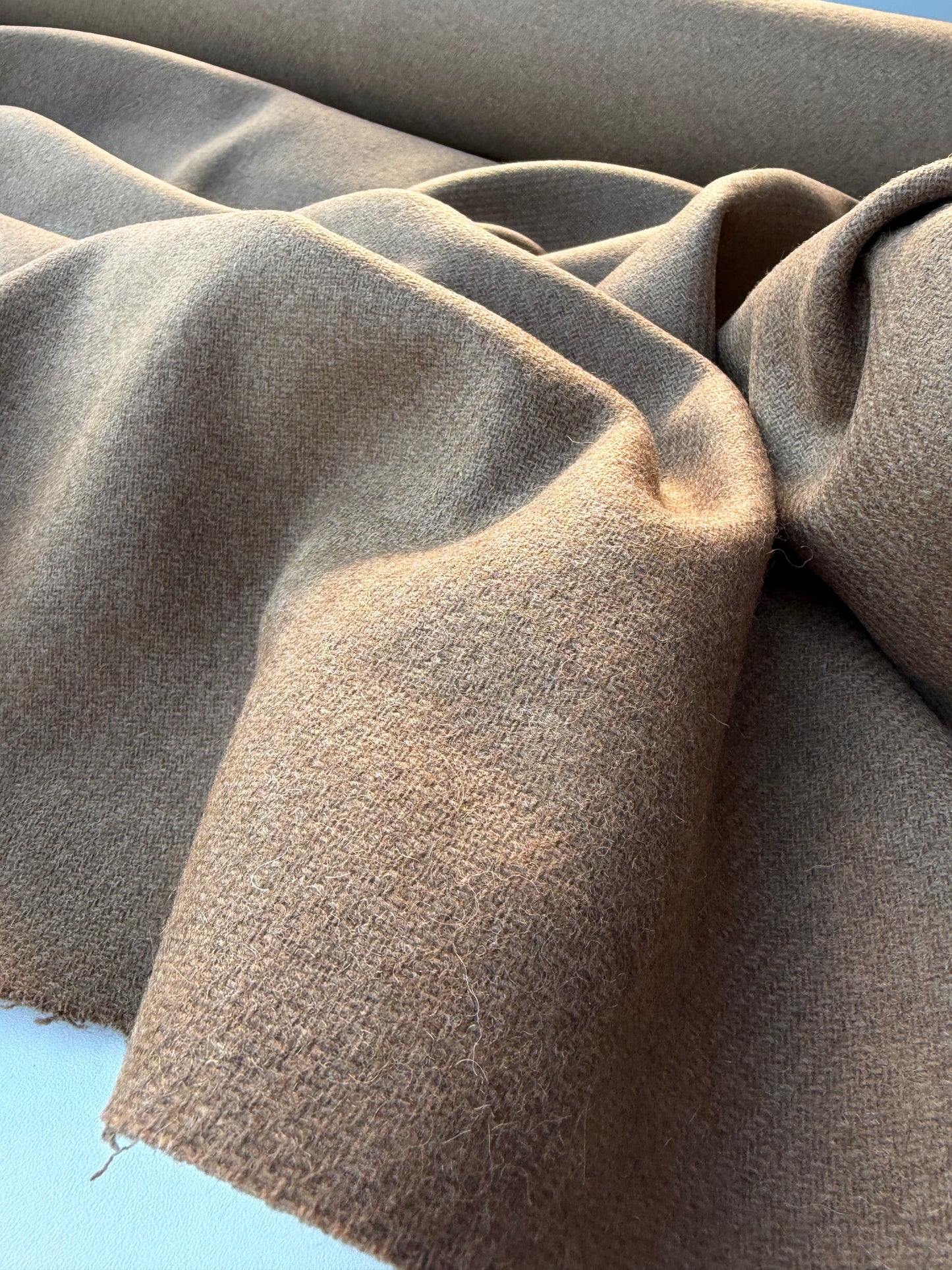 NOA 014 heavy carded wool camel
