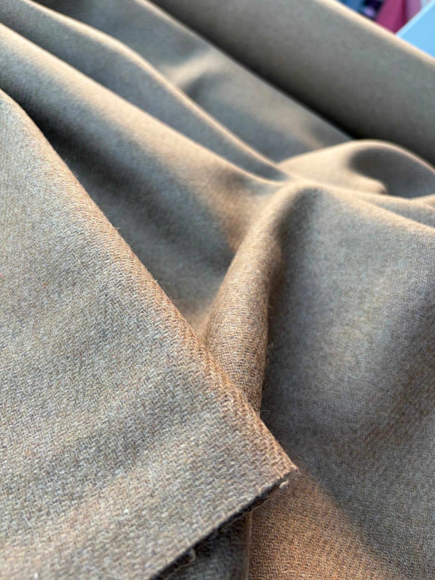 NOA 014 heavy carded wool camel