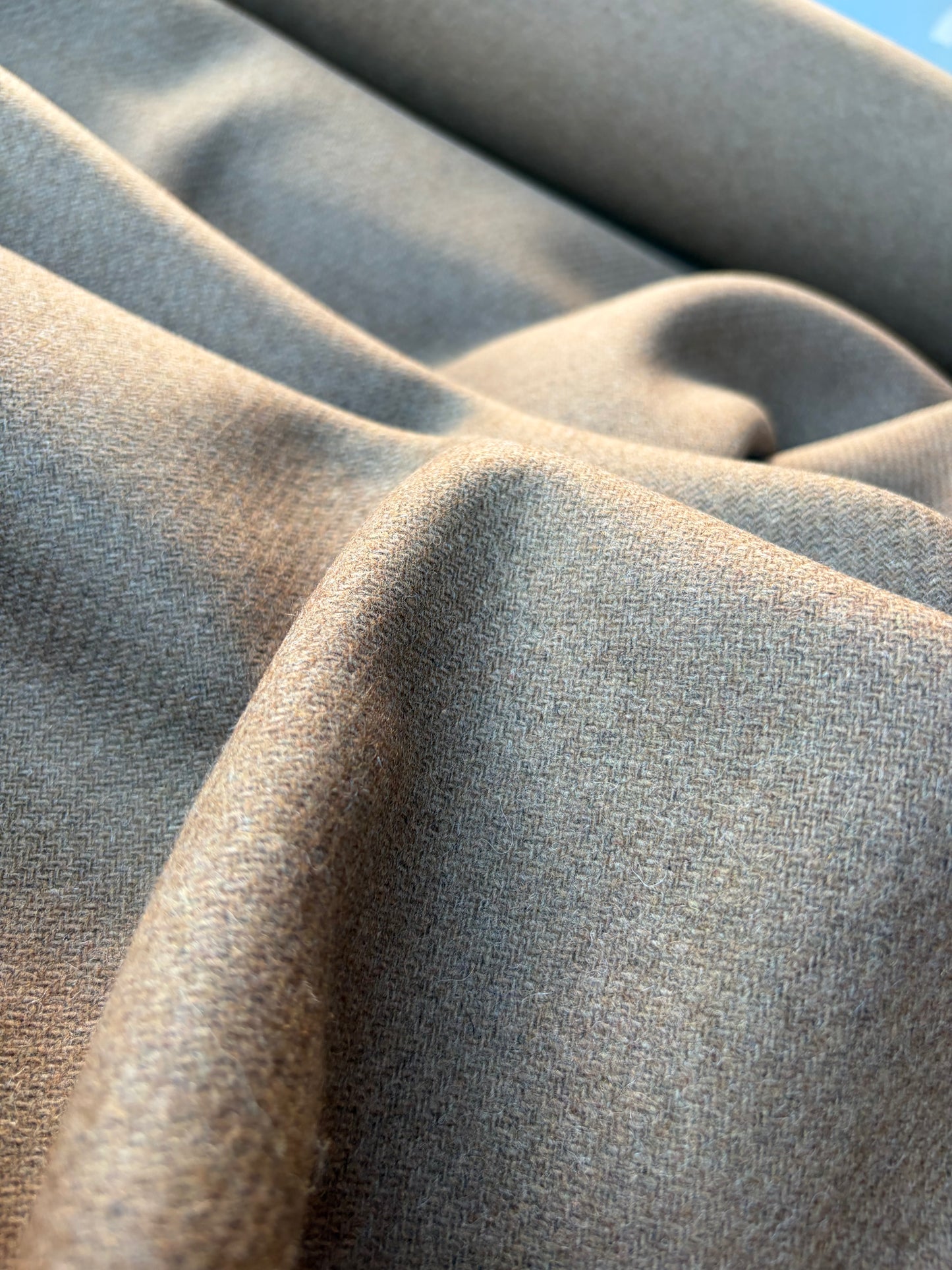 NOA 014 heavy carded wool camel