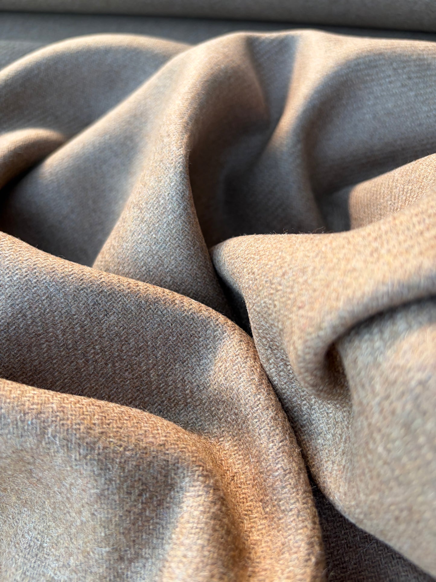 NOA 014 heavy carded wool camel