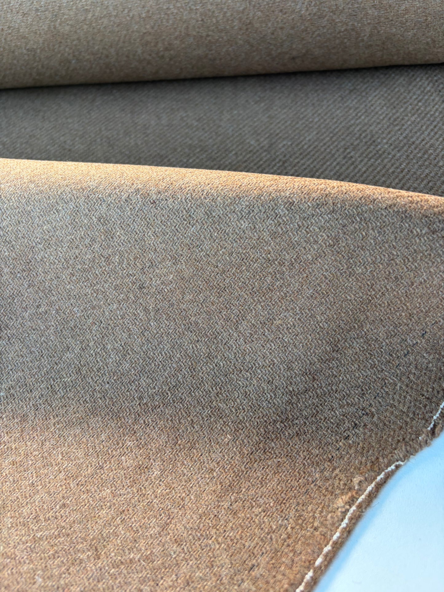 NOA 014 heavy carded wool camel