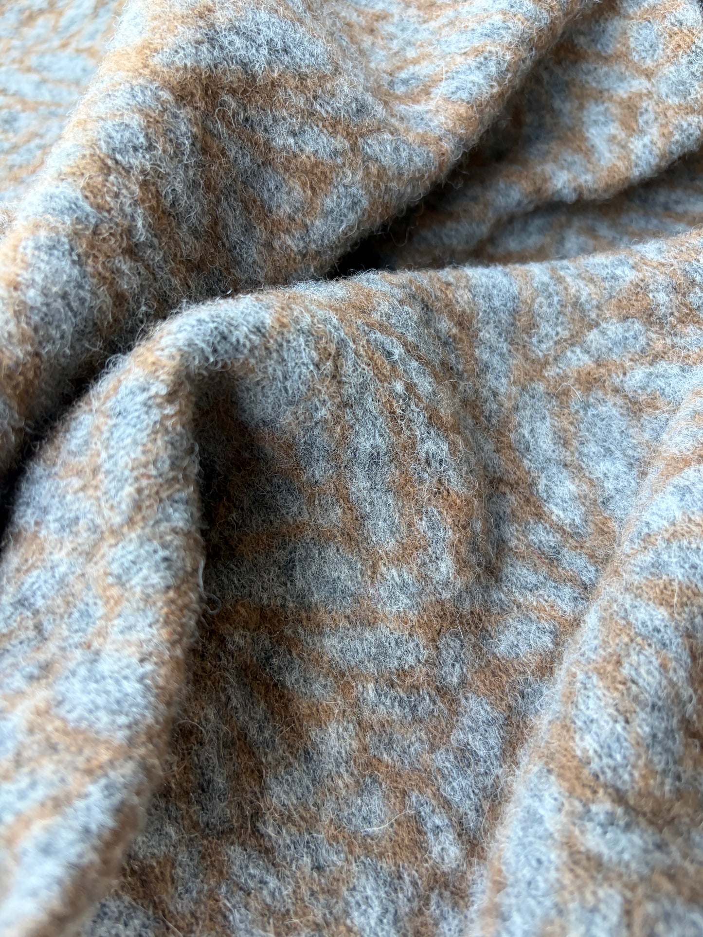 HOLLY 026 cognac/grey animalier  boiled wool