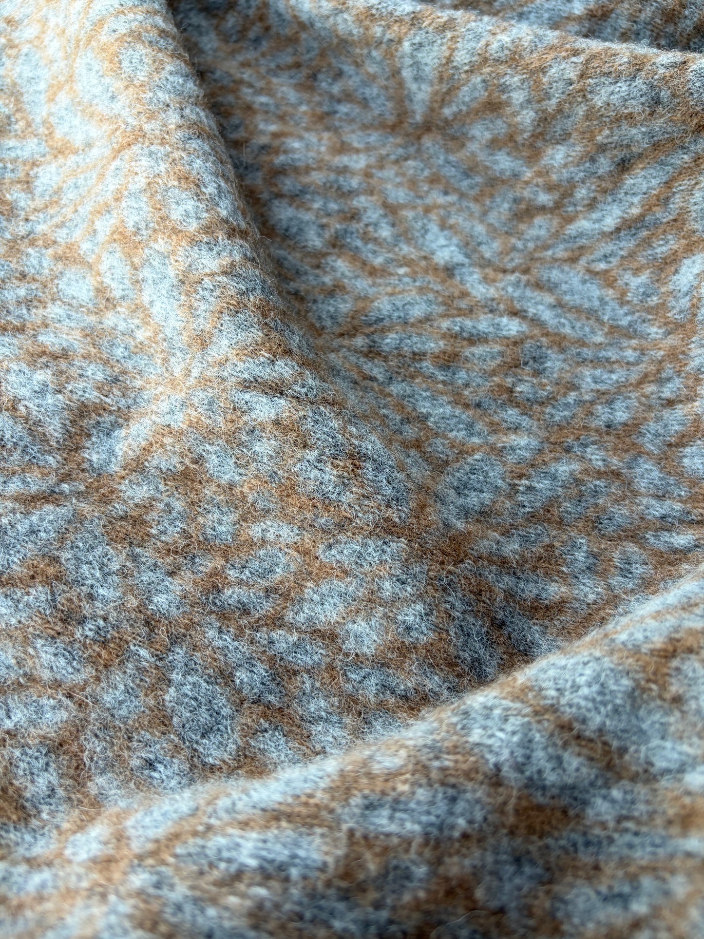 HOLLY 026 cognac/grey animalier  boiled wool