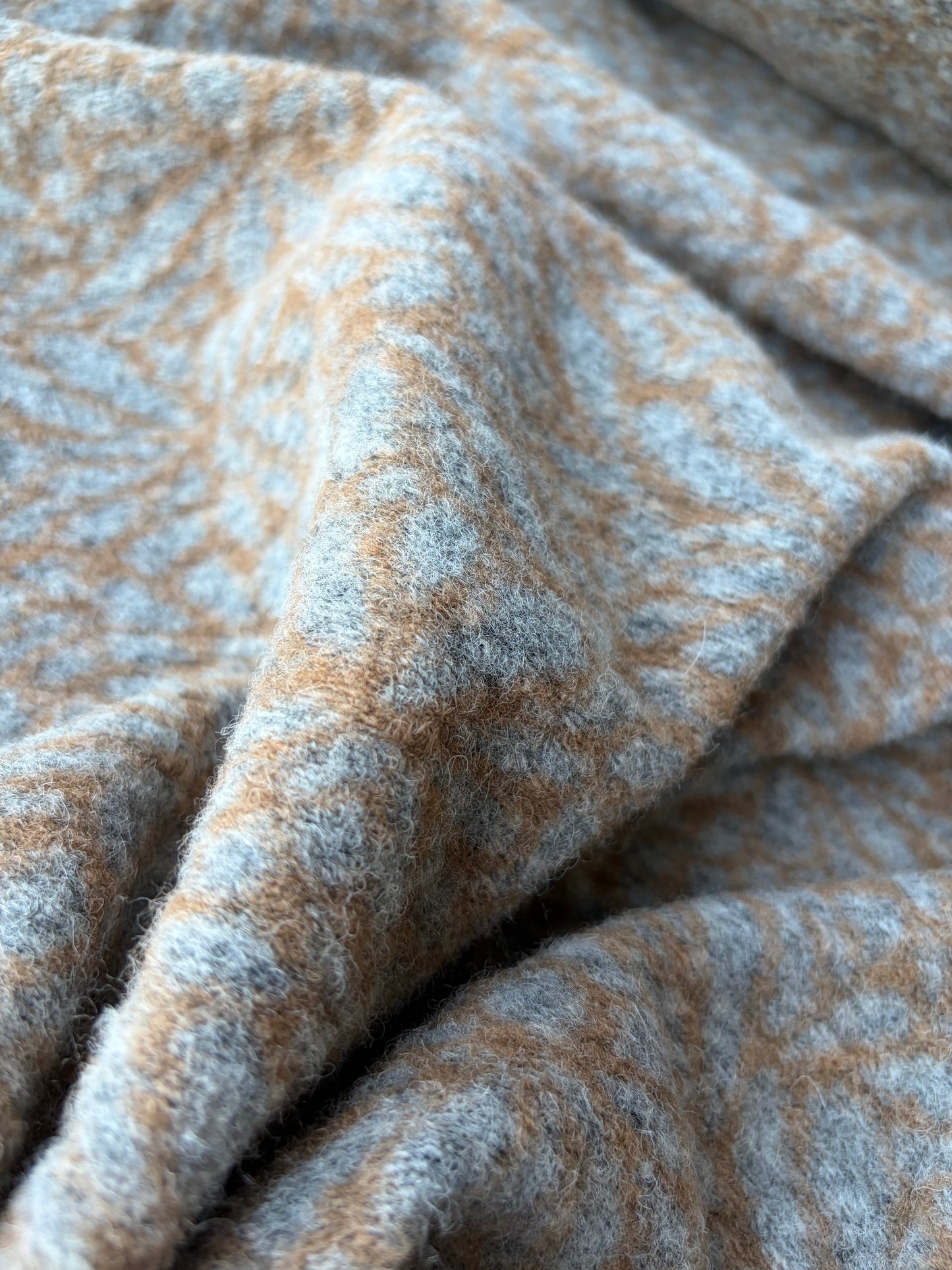 HOLLY 026 cognac/grey animalier  boiled wool