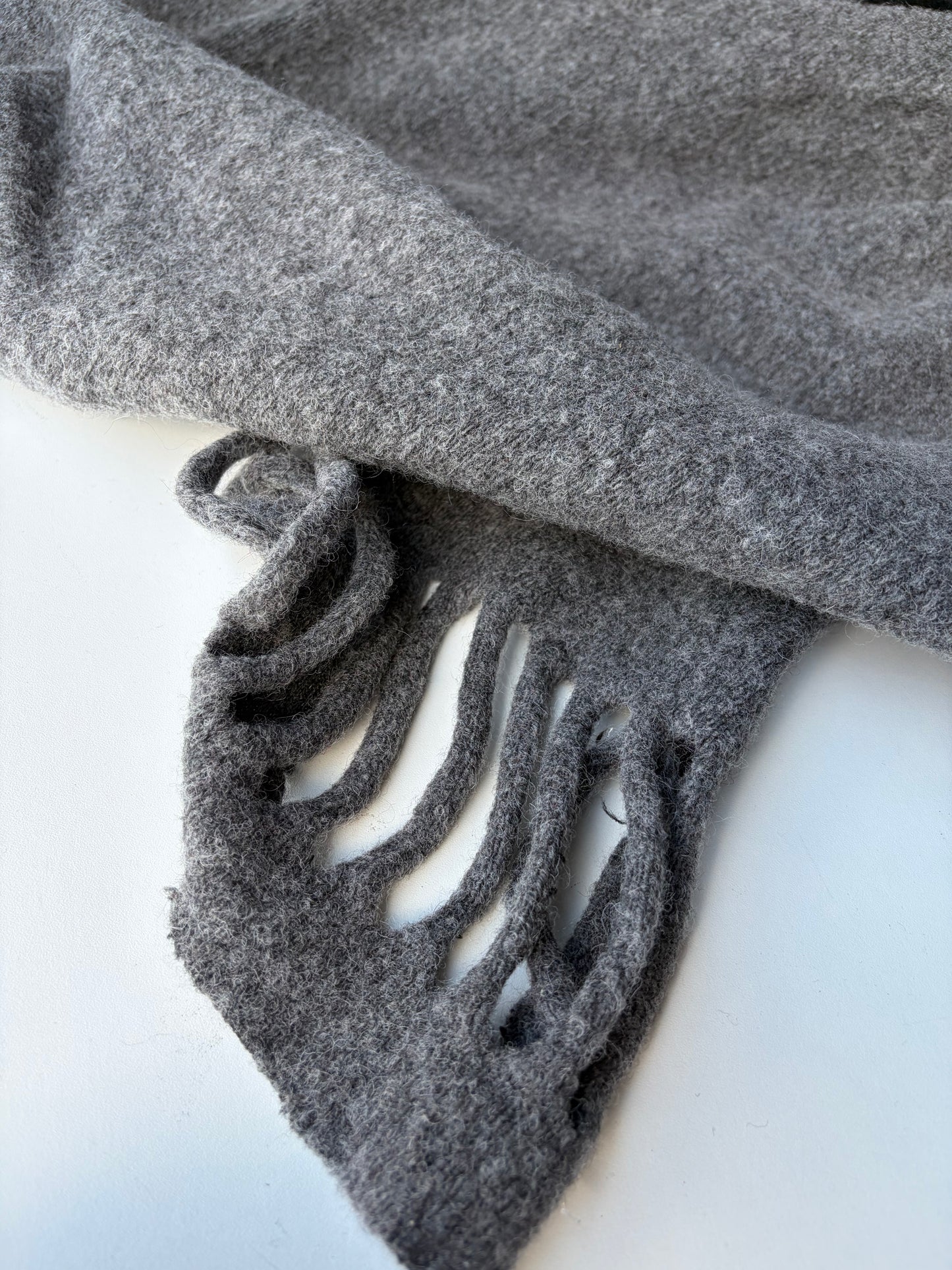 HOLLY 027 mid grey heavy boiled wool with fringes