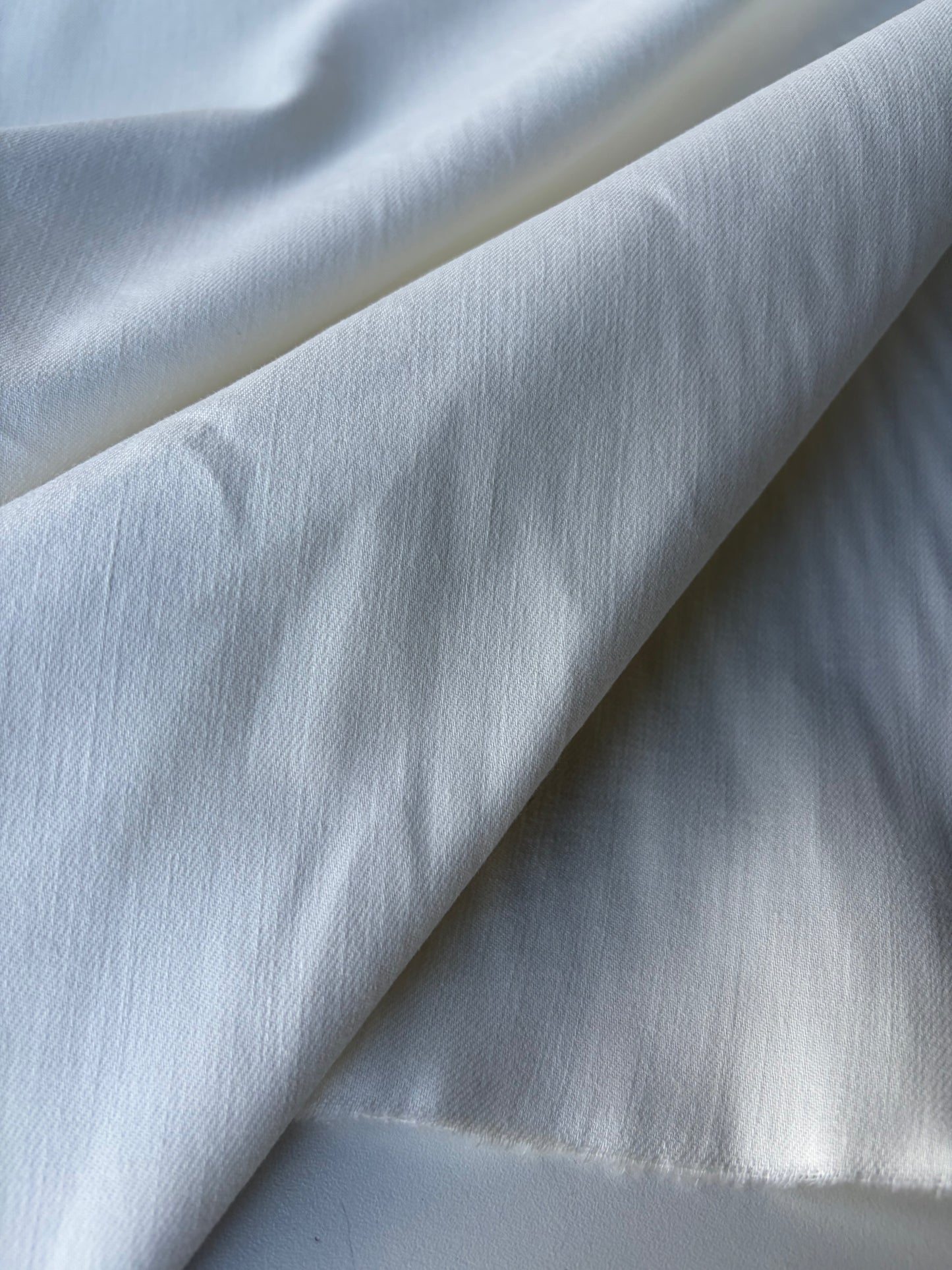 ISE 005 off-white cotton stretch broken twill