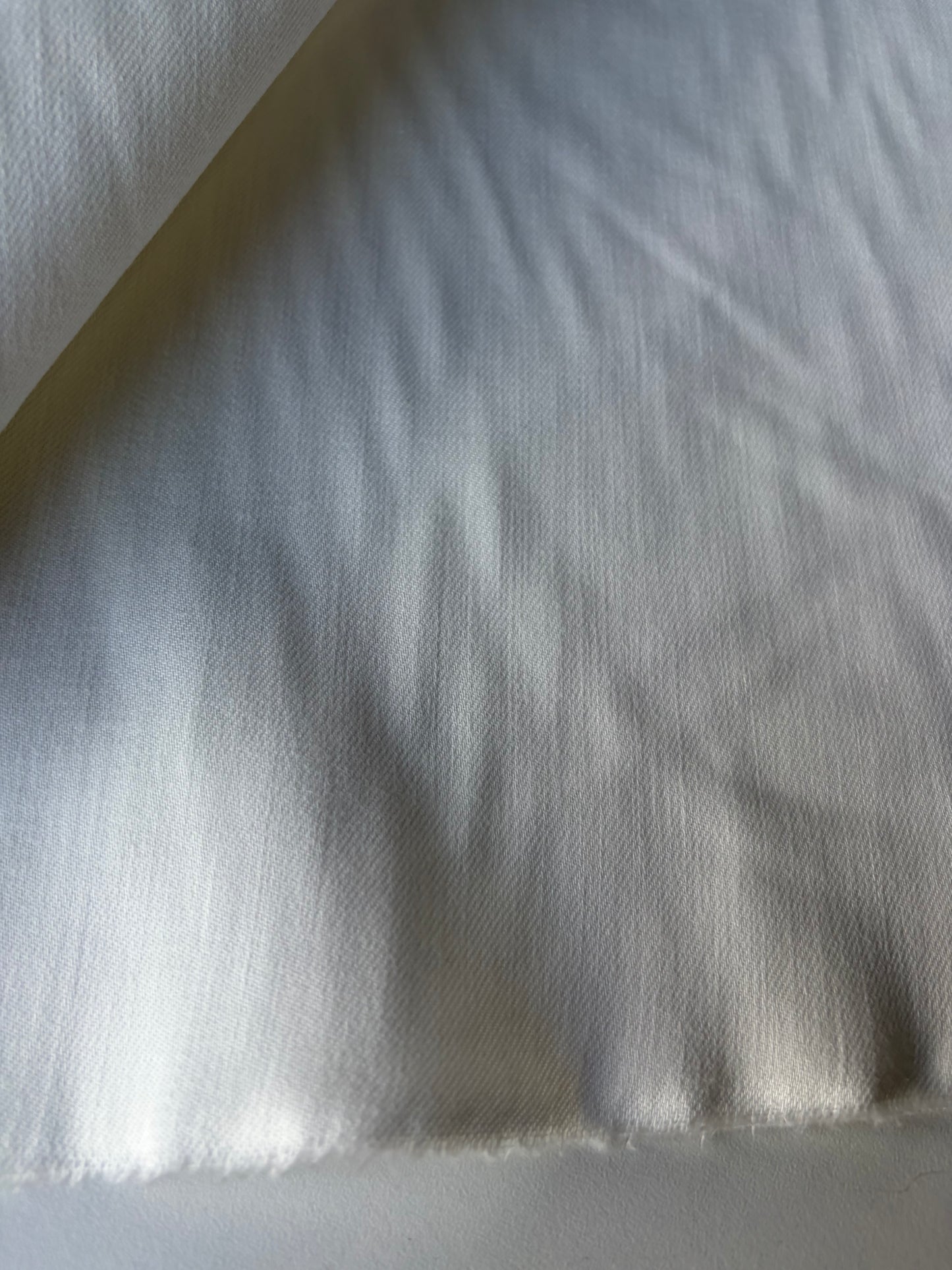 ISE 005 off-white cotton stretch broken twill