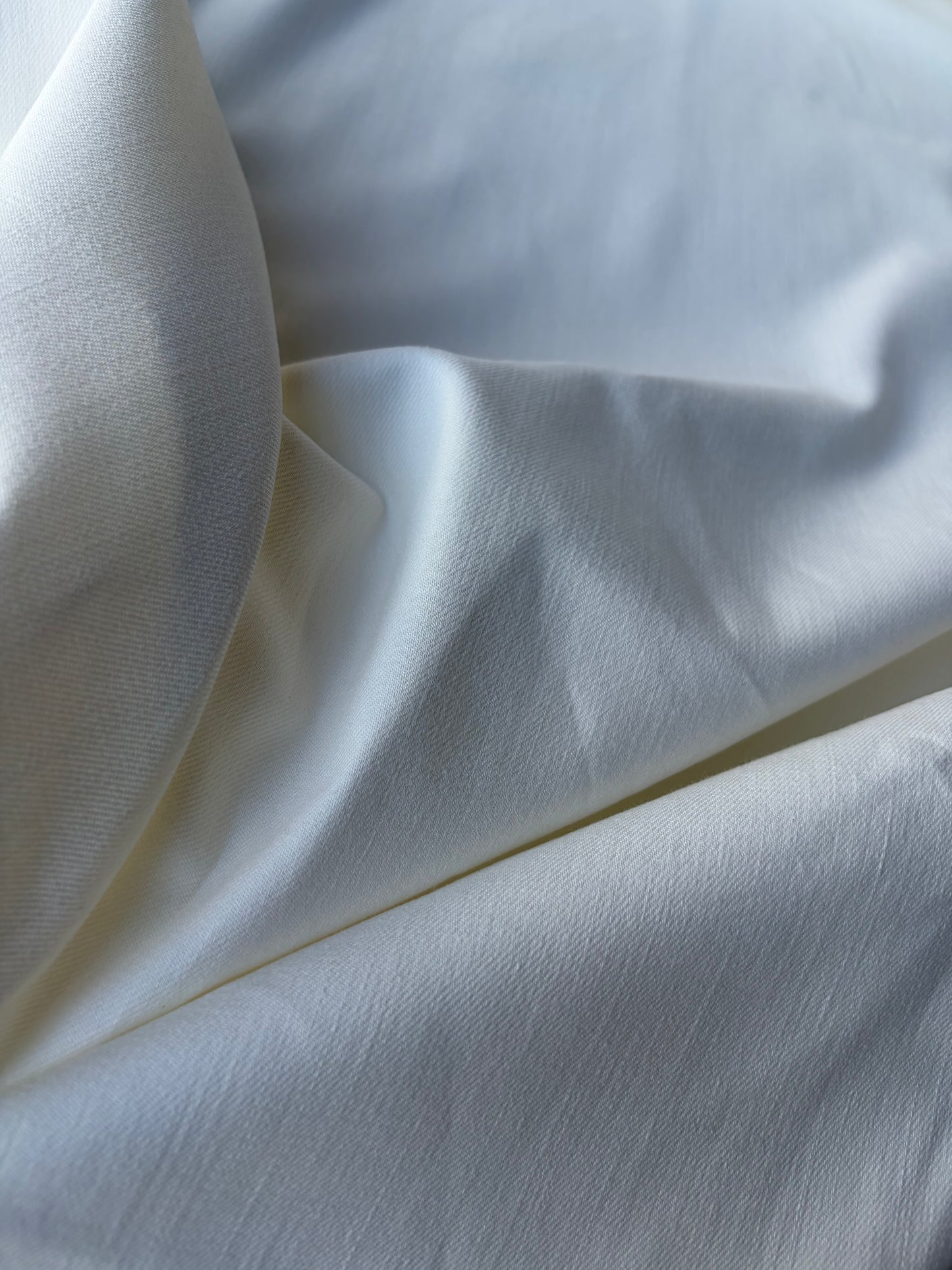 ISE 005 off-white cotton stretch broken twill