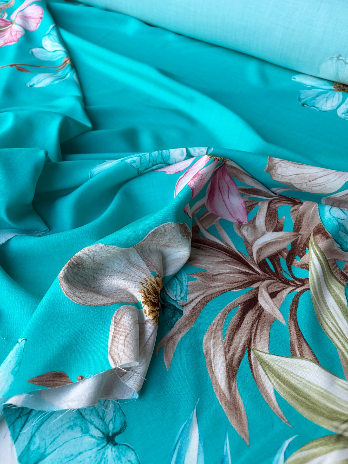 HOMER 002 viscose print double border aqua flowers