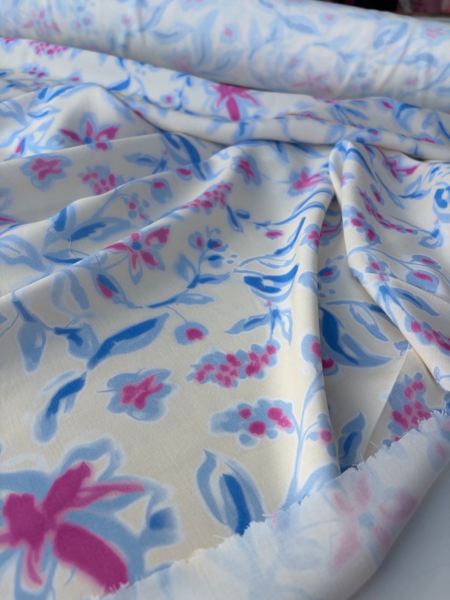 HOMER 003 viscose print faded flowers blue/pink