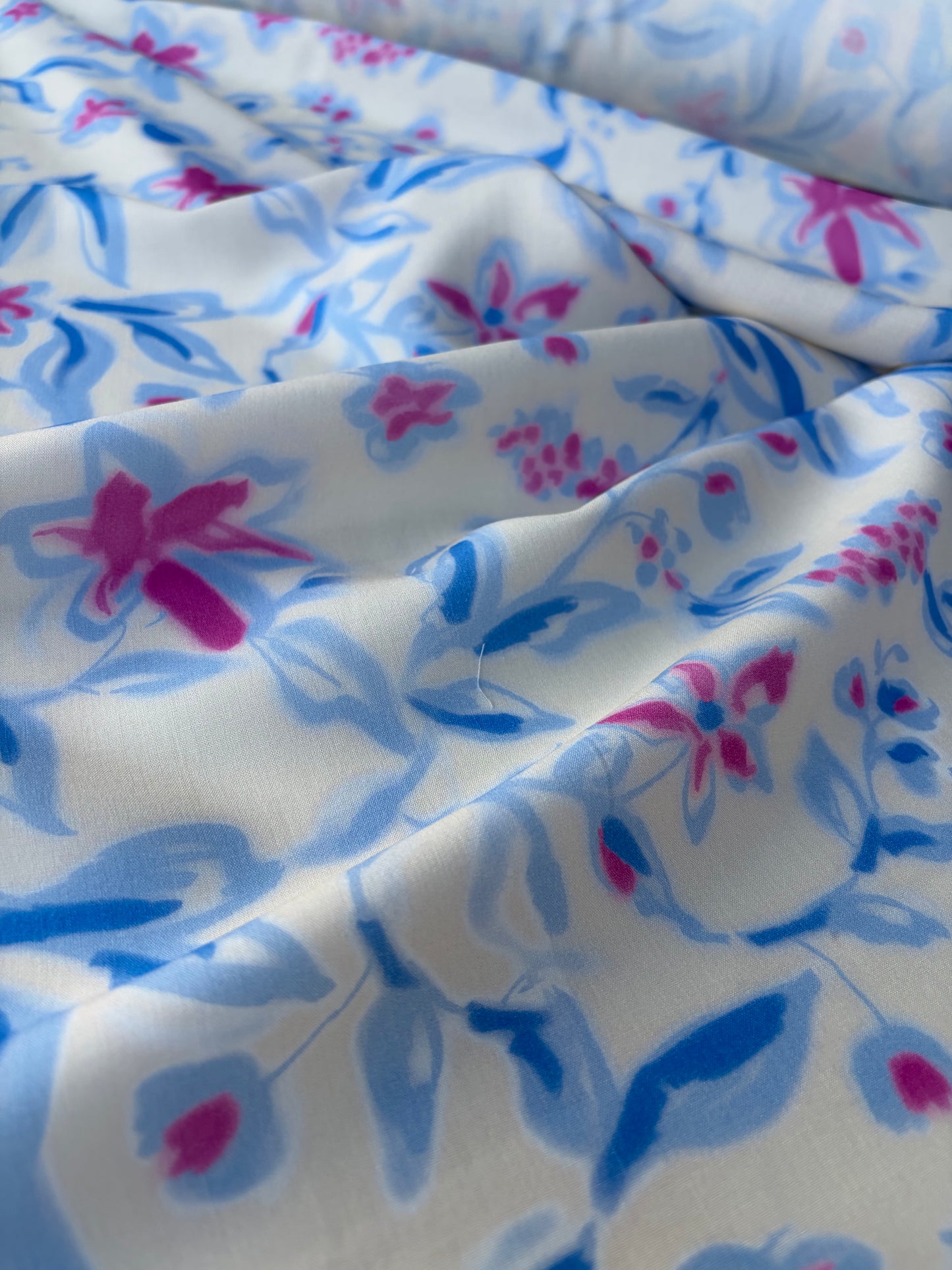 HOMER 003 viscose print faded flowers blue/pink