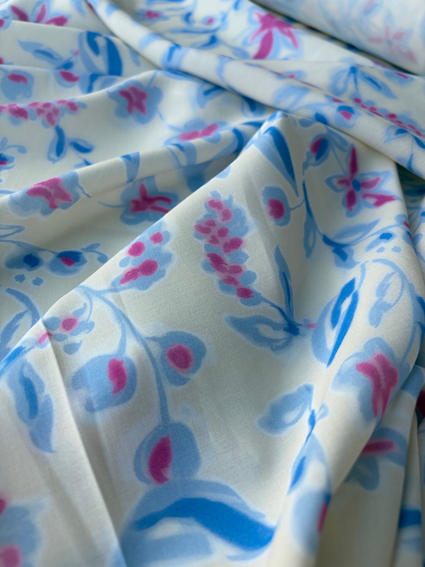 HOMER 003 viscose print faded flowers blue/pink