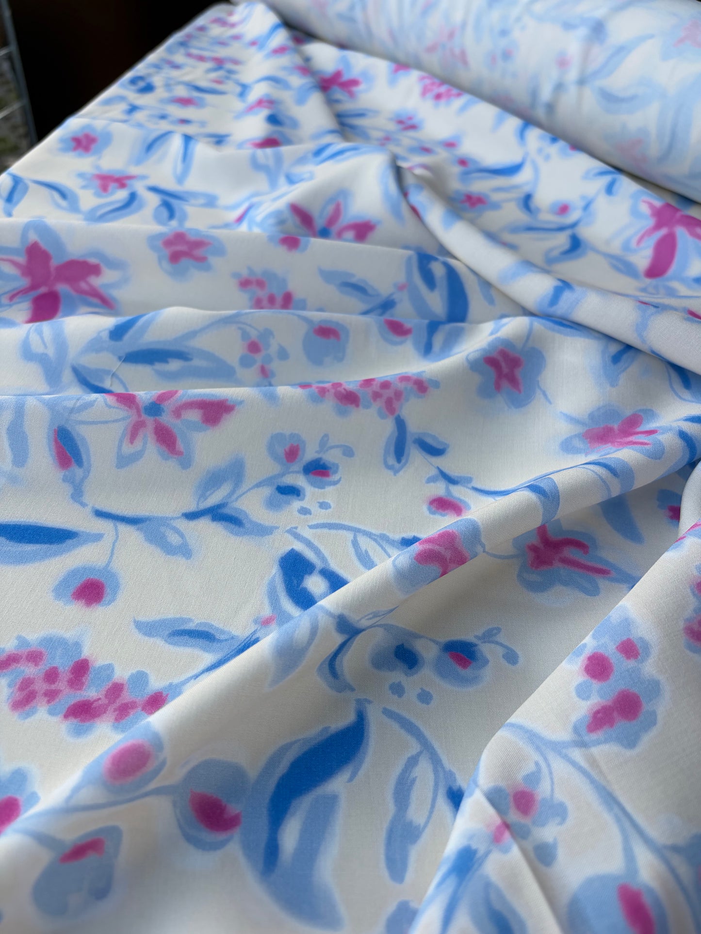 HOMER 003 viscose print faded flowers blue/pink