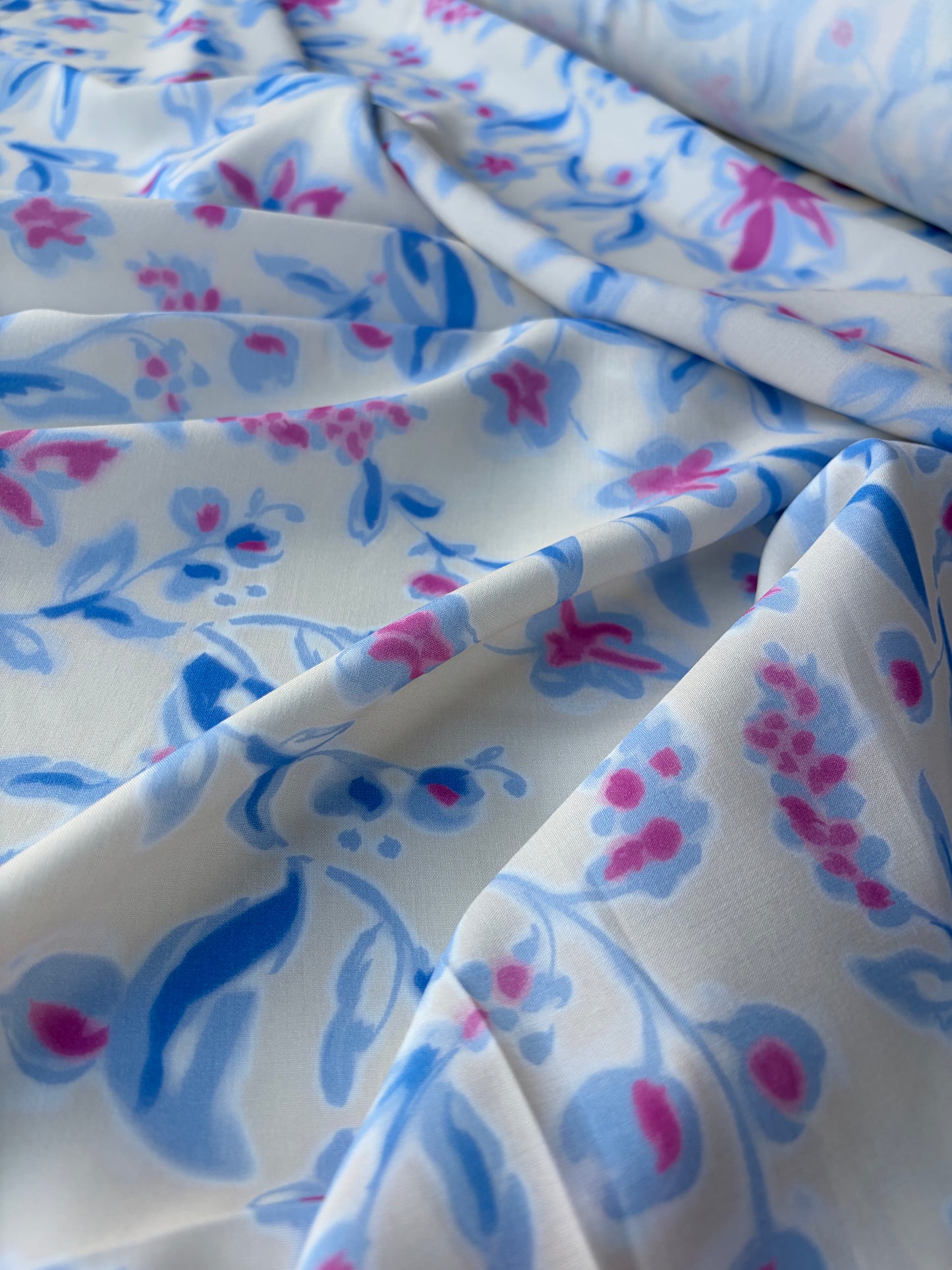 HOMER 003 viscose print faded flowers blue/pink