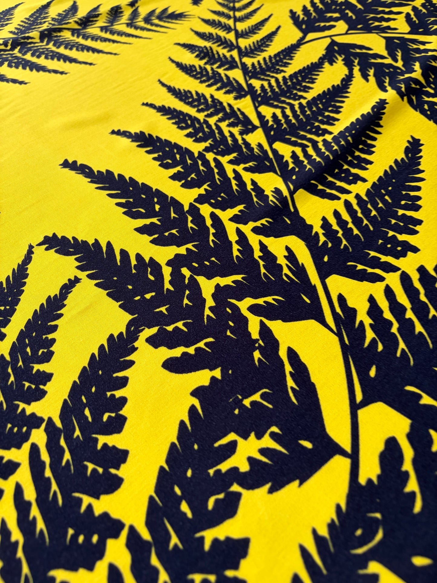 HOMER 005 viscose twill print yellow/black giant leaves