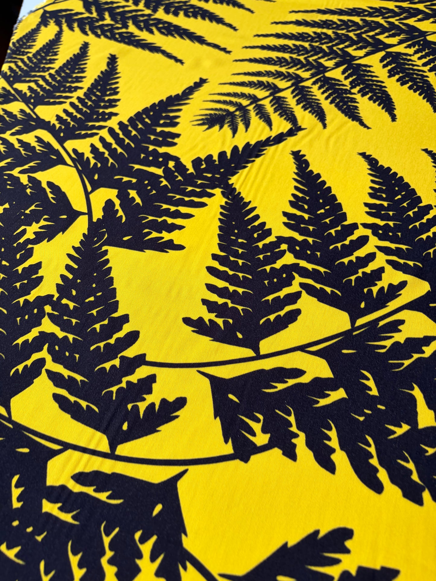 HOMER 005 viscose twill print yellow/black giant leaves