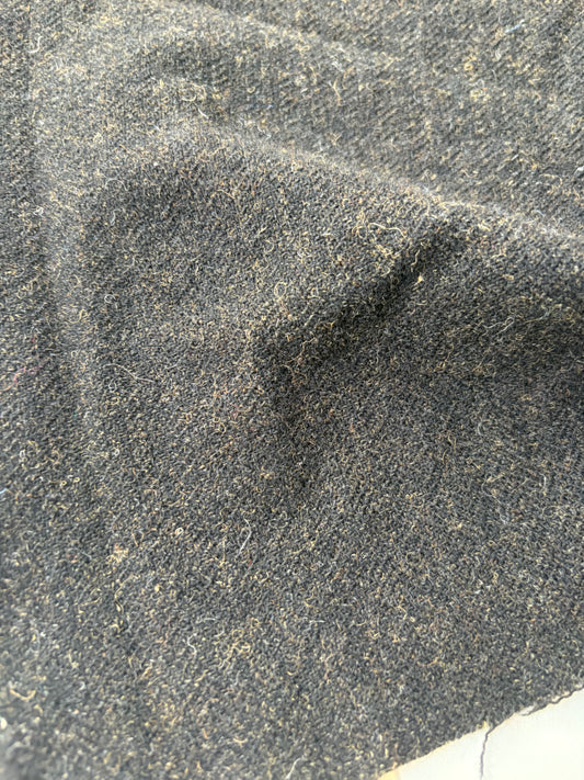 ISE 011 brown carded wool