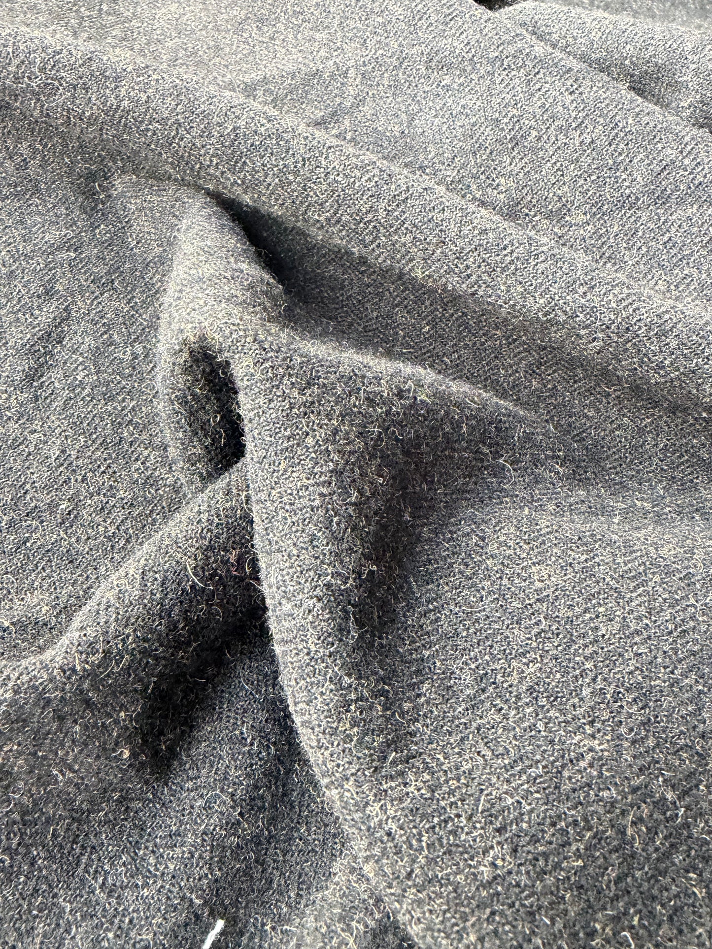 ISE 011 brown carded wool
