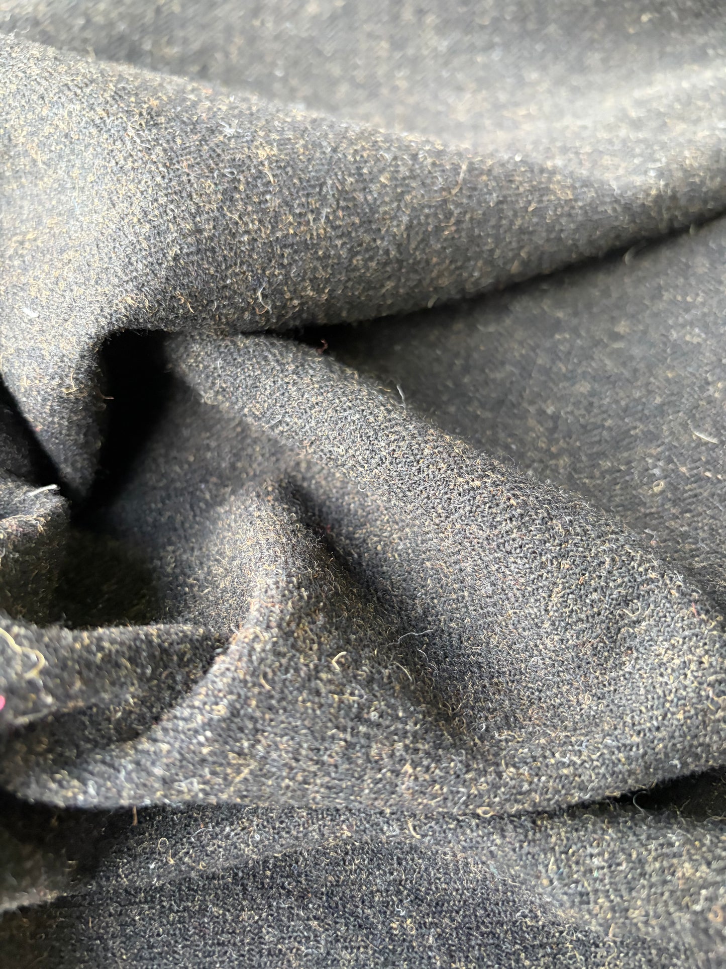 ISE 011 brown carded wool