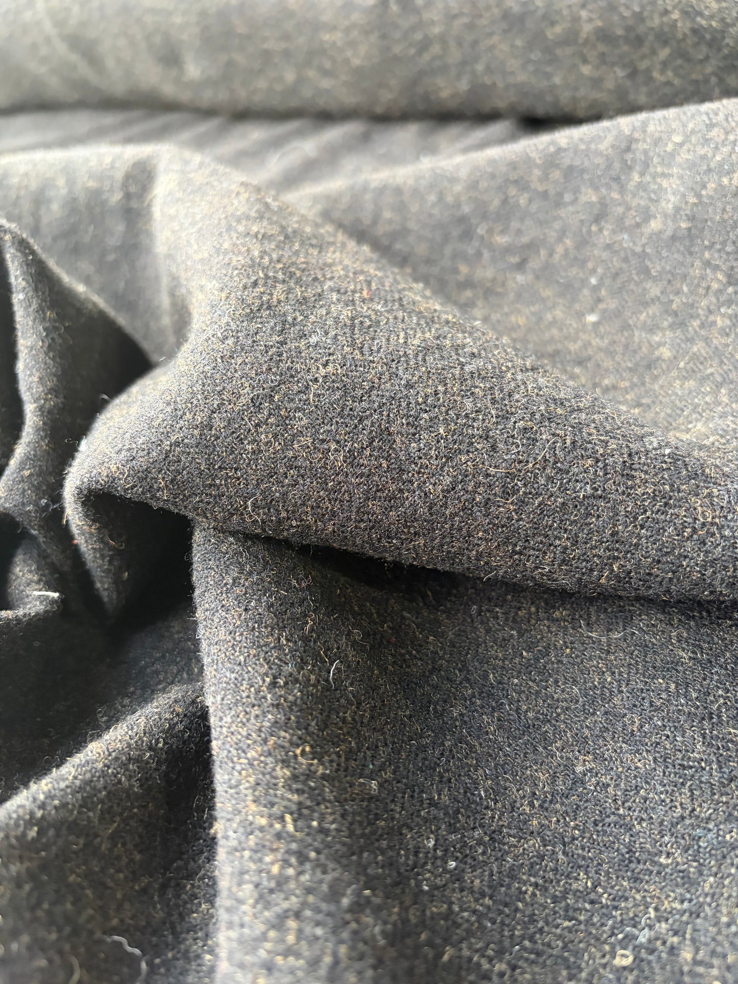 ISE 011 brown carded wool