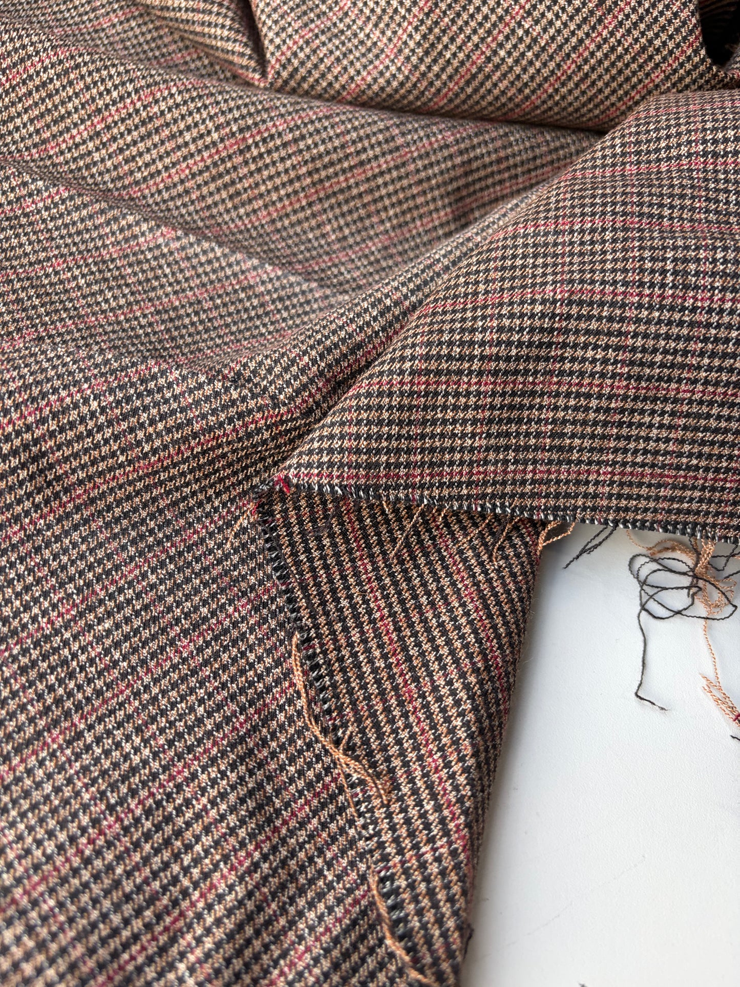 ISE 012 brown classical stretch check