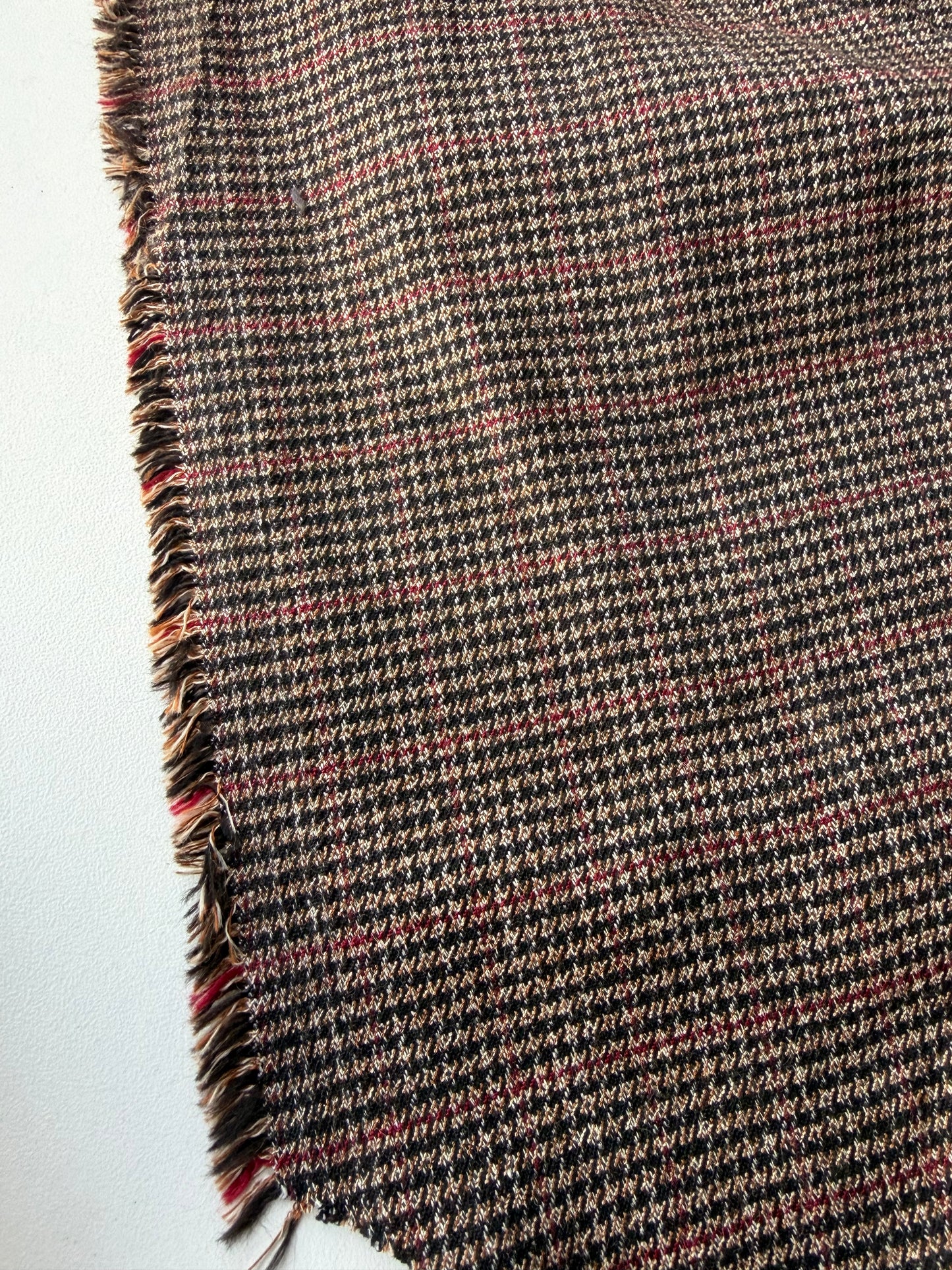 ISE 012 brown classical stretch check